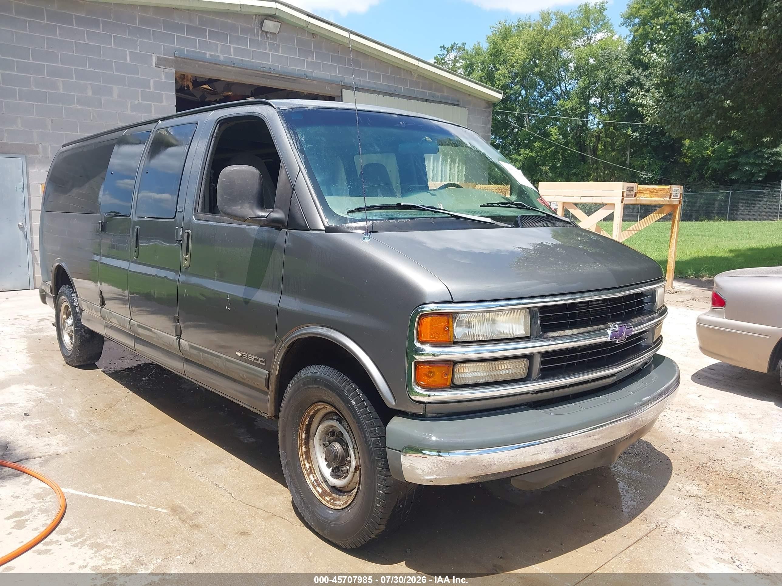 1999 Chevrolet Express Van   Gray vin: 1GAHG39RXX1103411