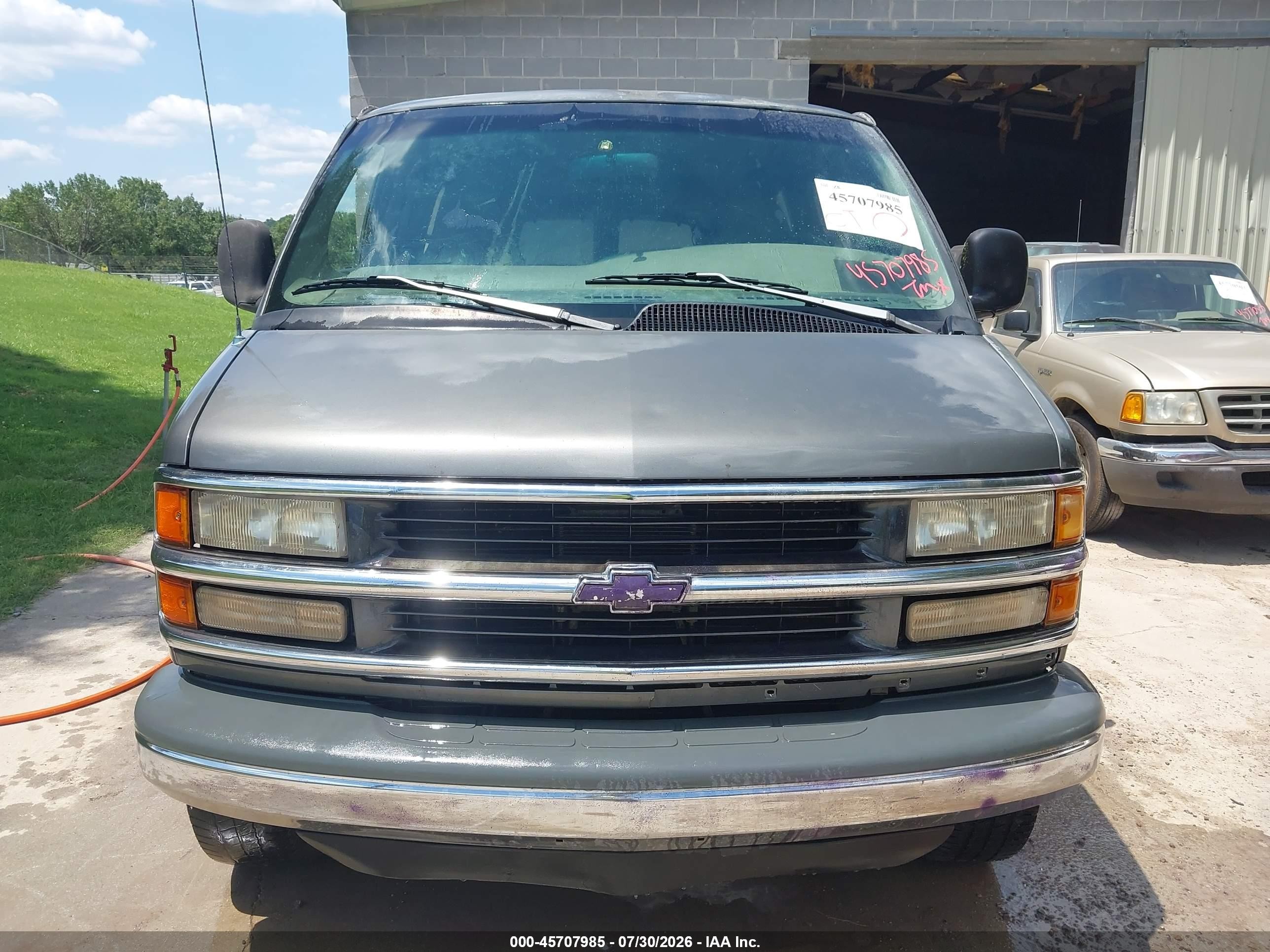 1999 Chevrolet Express Van   Gray vin: 1GAHG39RXX1103411