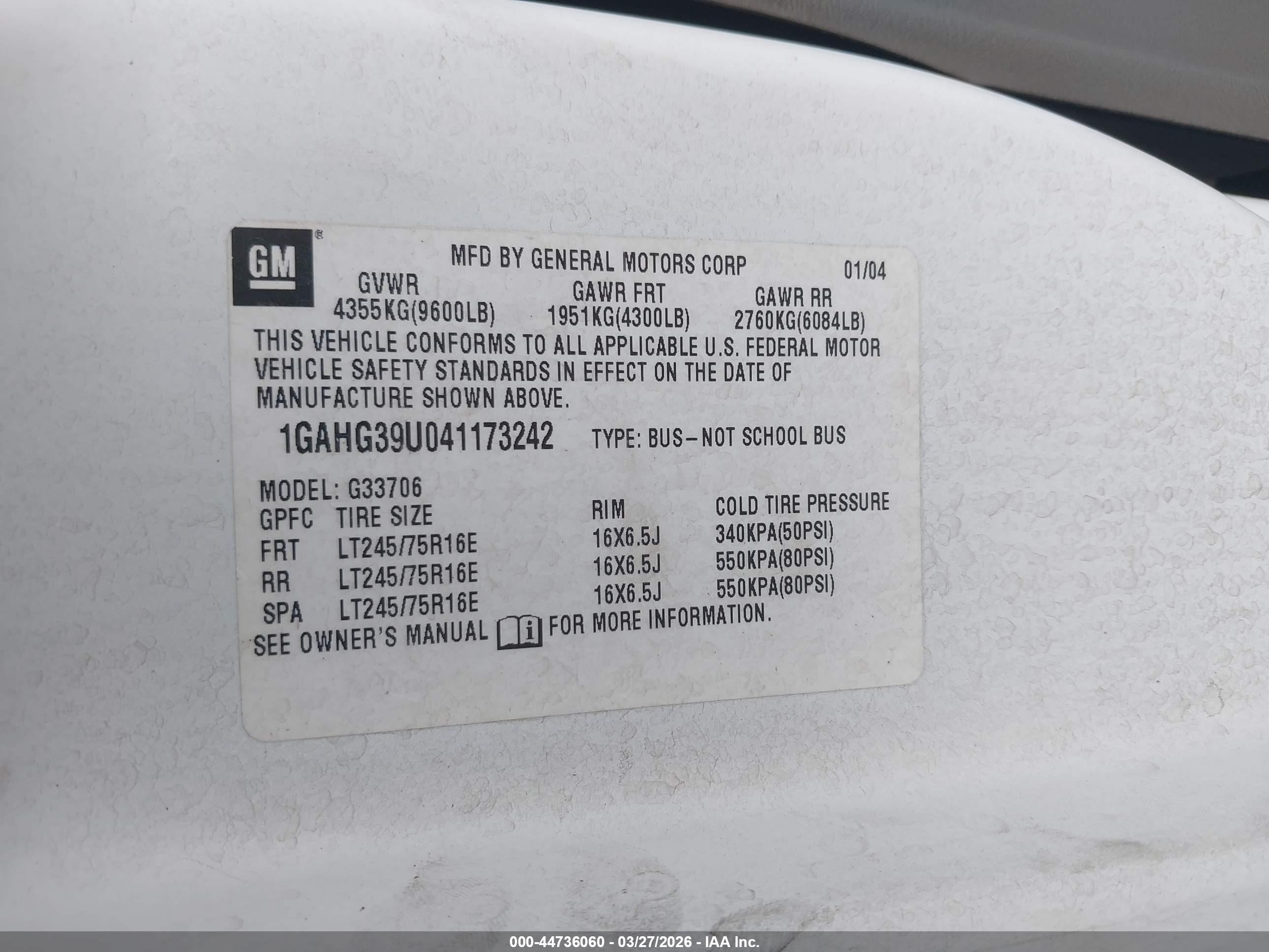 2004 Chevrolet Express   White vin: 1GAHG39U041173242