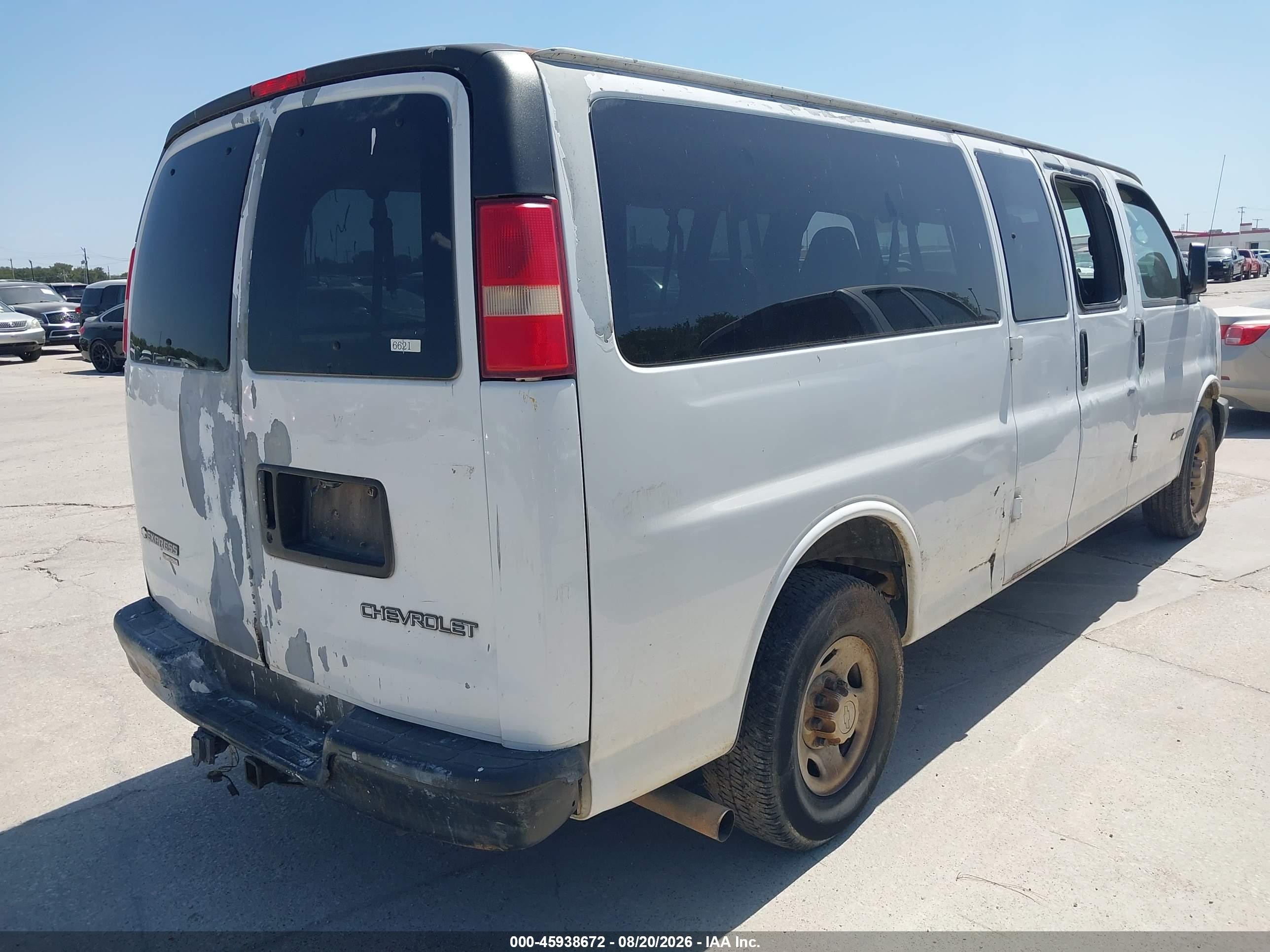 2005 Chevrolet Express Passenger   Белый vin: 1GAHG39U051266621