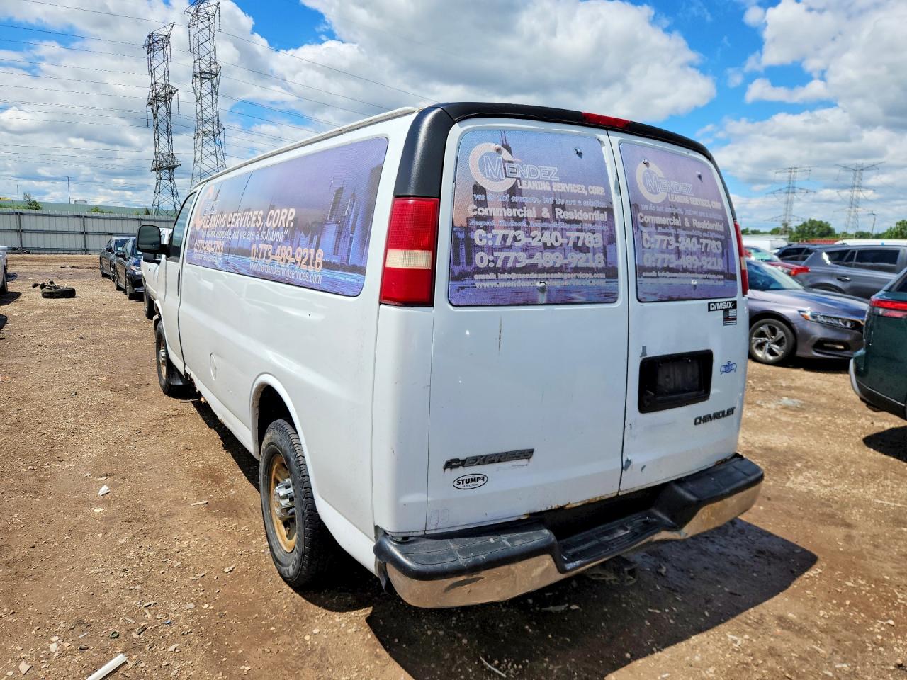 2004 Chevrolet Express G3500 White vin: 1GAHG39U241207388