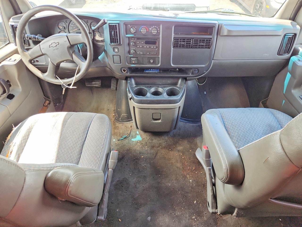 2004 Chevrolet Express G3500 White vin: 1GAHG39U241207388