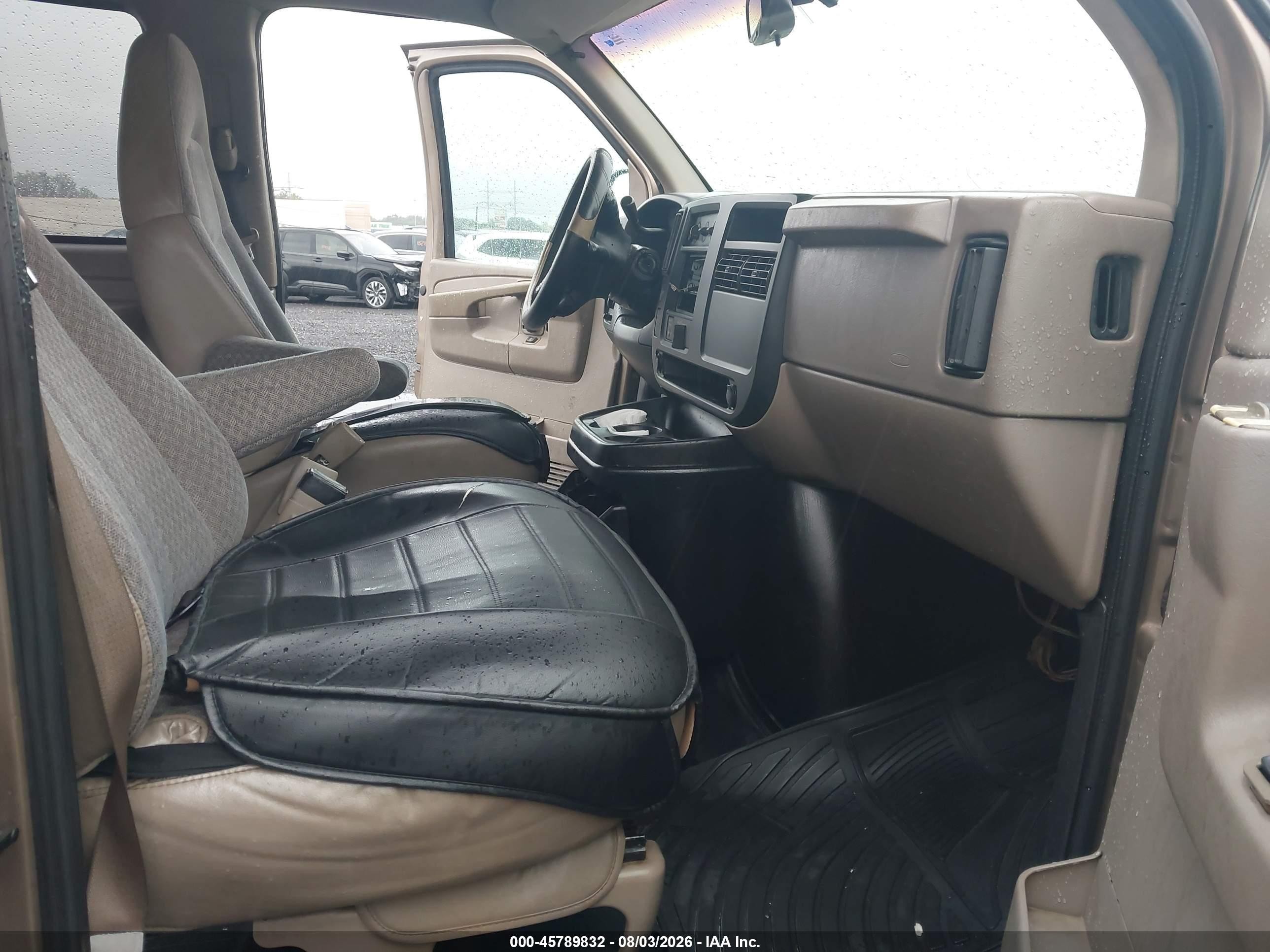 2003 Chevrolet Express Passenger   Tan vin: 1GAHG39U331147894