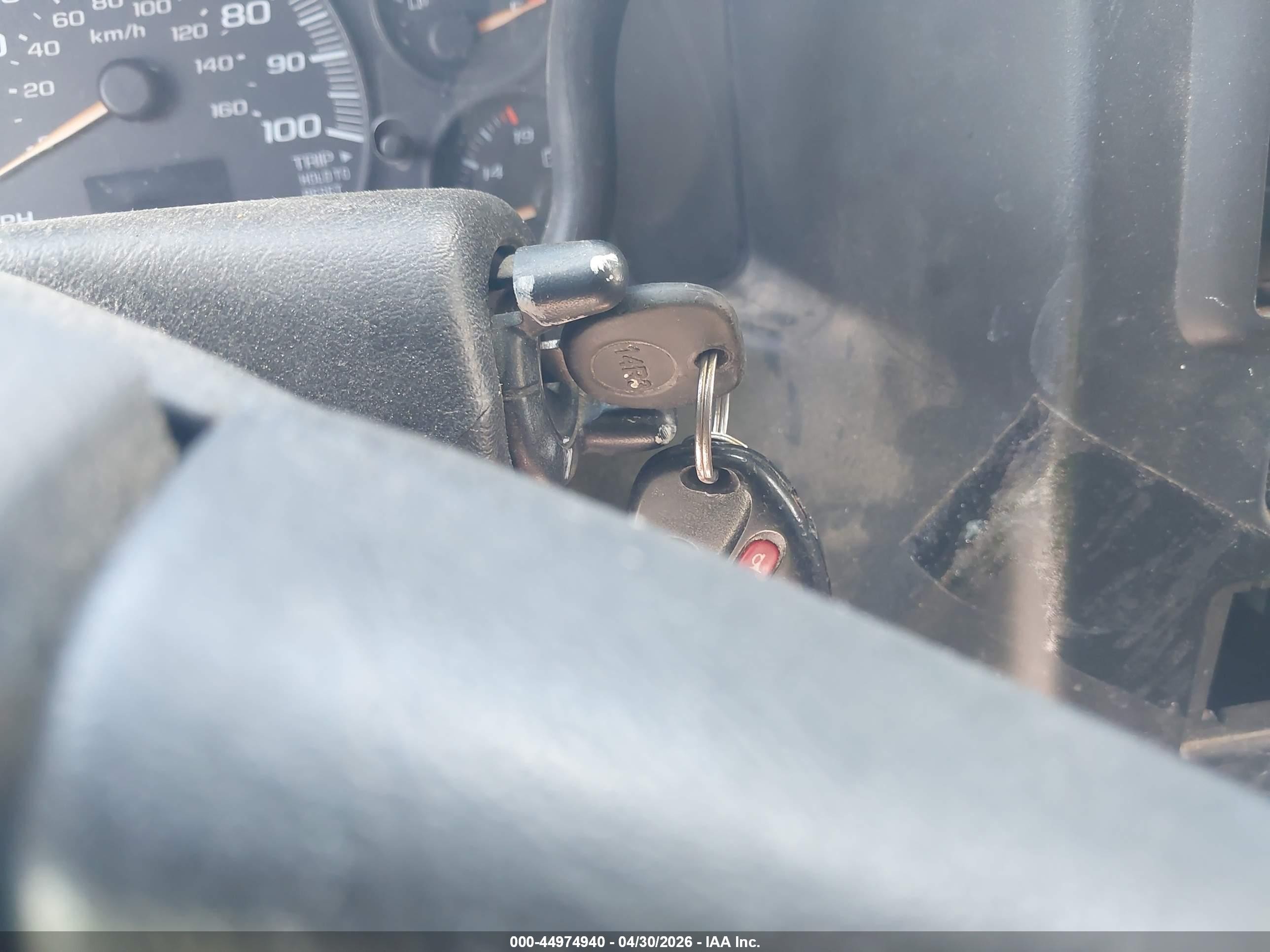 2005 Chevrolet Express   Белый vin: 1GAHG39U451263088