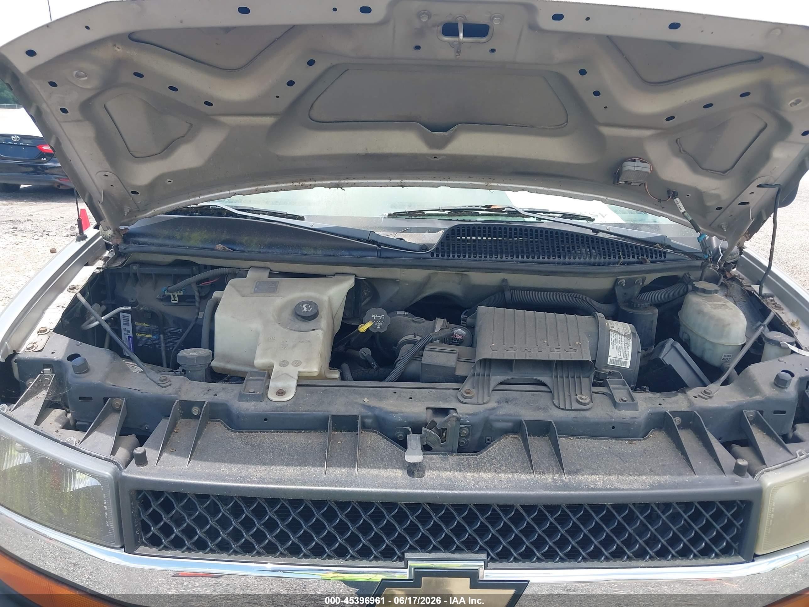 2005 Chevrolet Express   Champagne vin: 1GAHG39U551255274