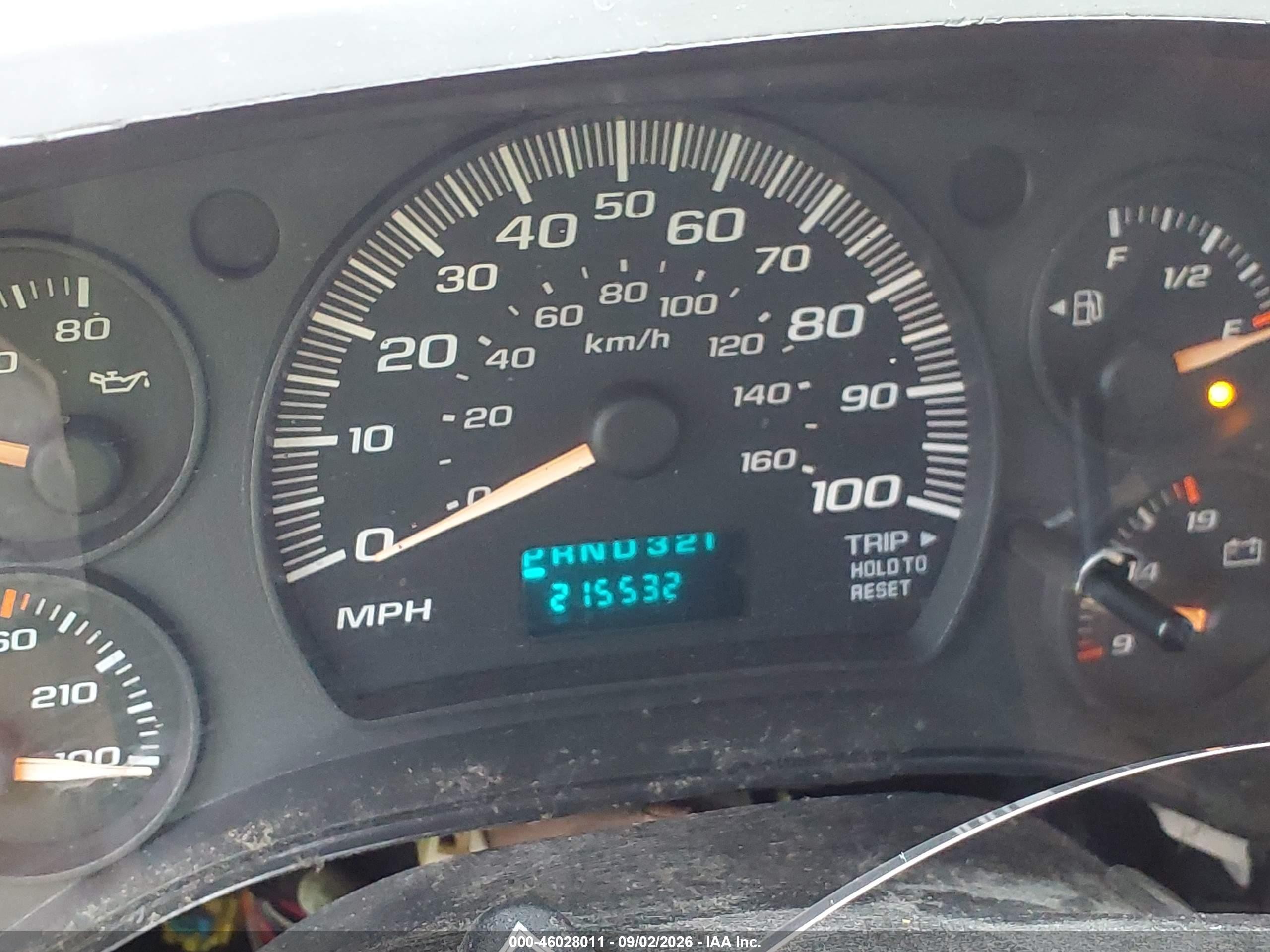 2005 Chevrolet Express   White vin: 1GAHG39U751161610