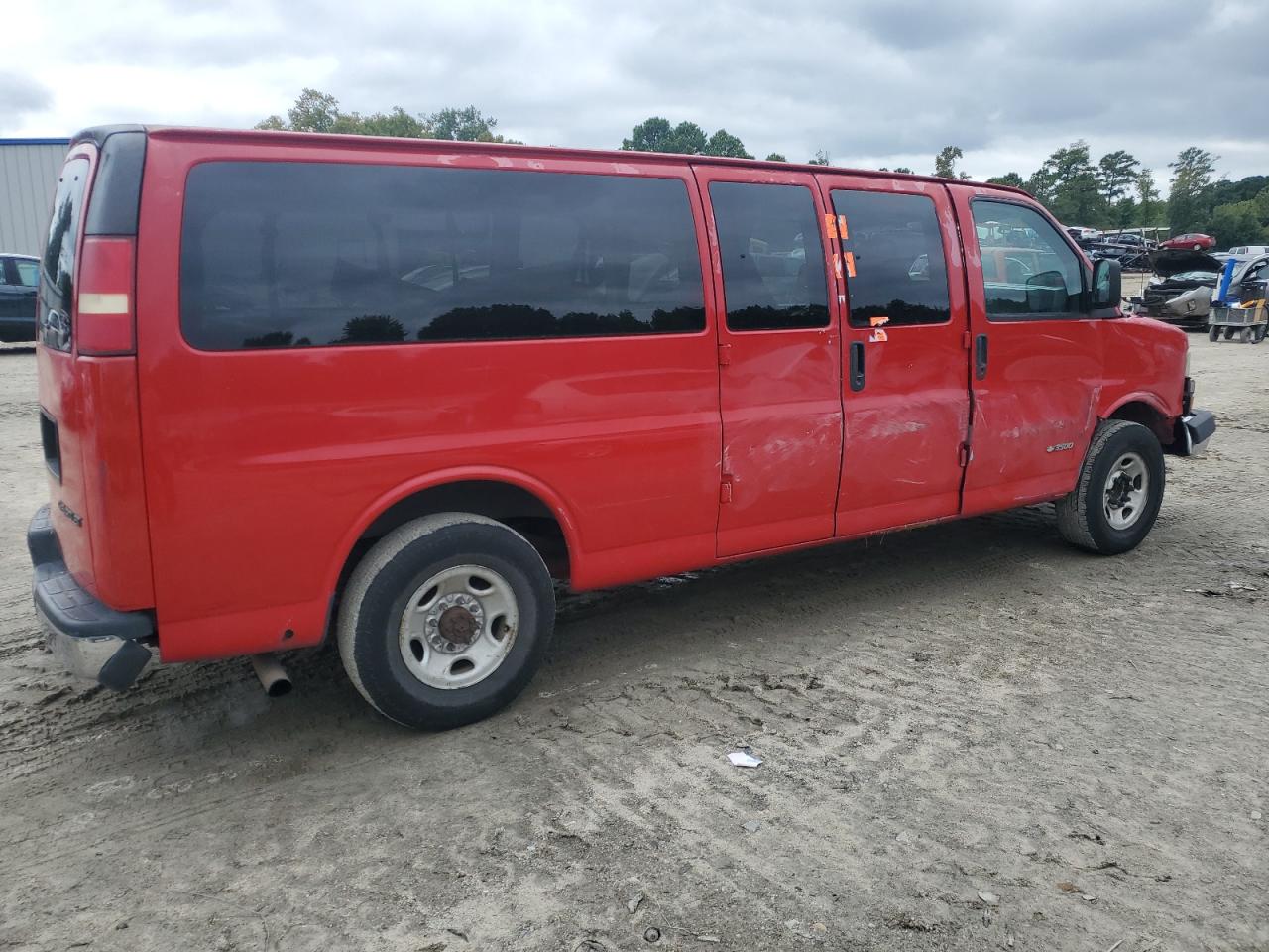 2003 Chevrolet Express G3500 Red vin: 1GAHG39U831126894