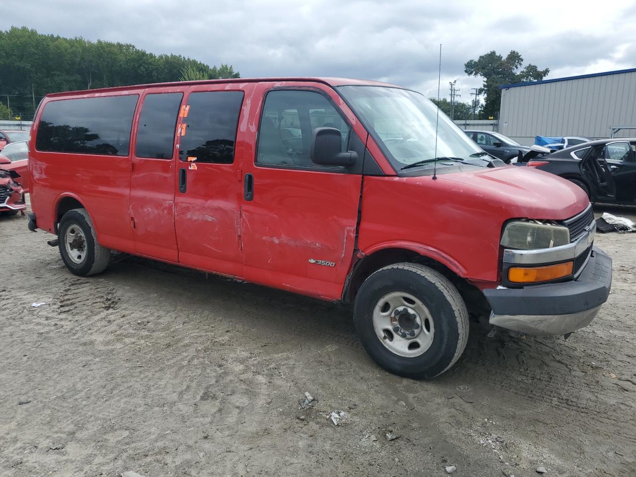 2003 Chevrolet Express G3500 Red vin: 1GAHG39U831126894