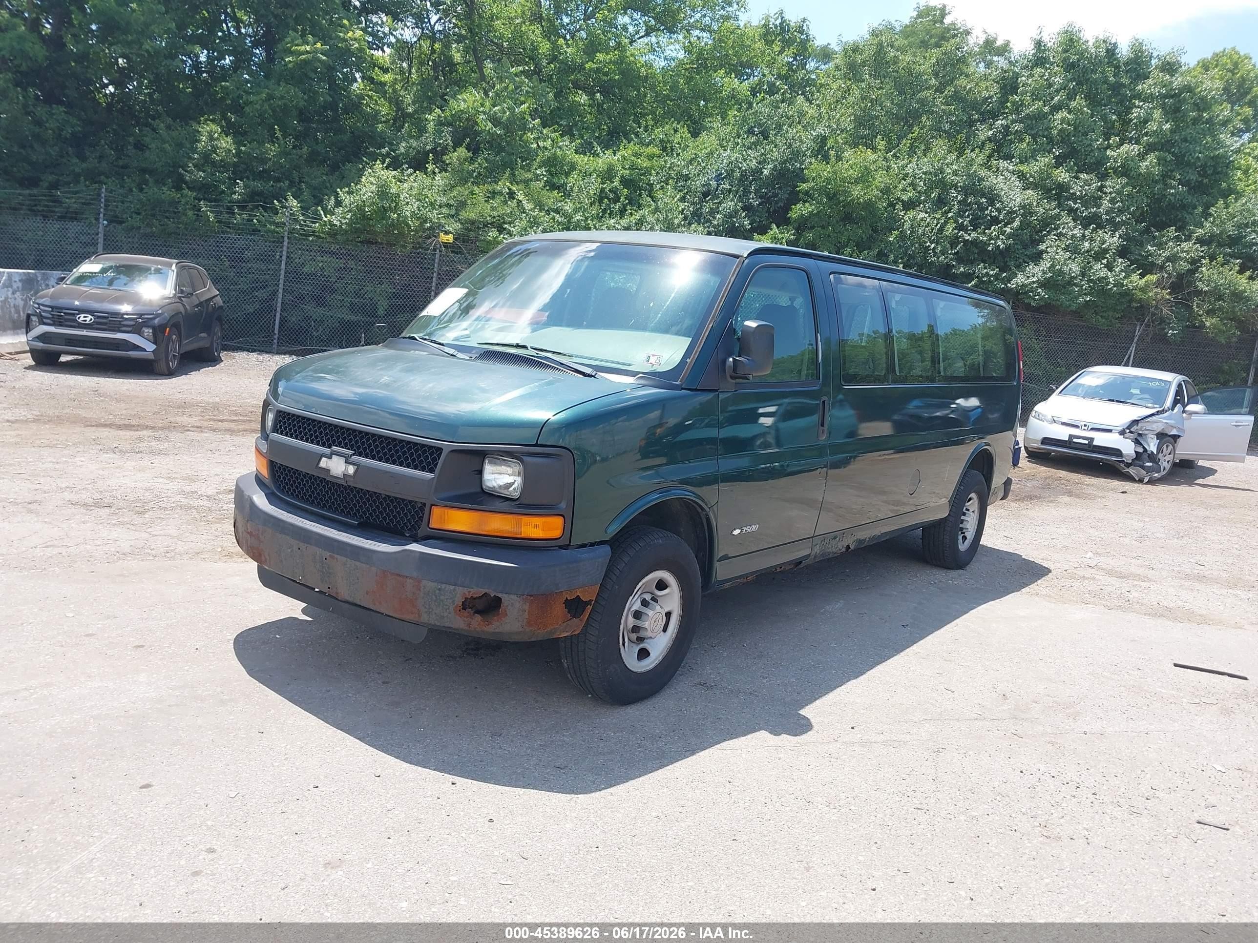 2005 Chevrolet Express   Green vin: 1GAHG39U851214167
