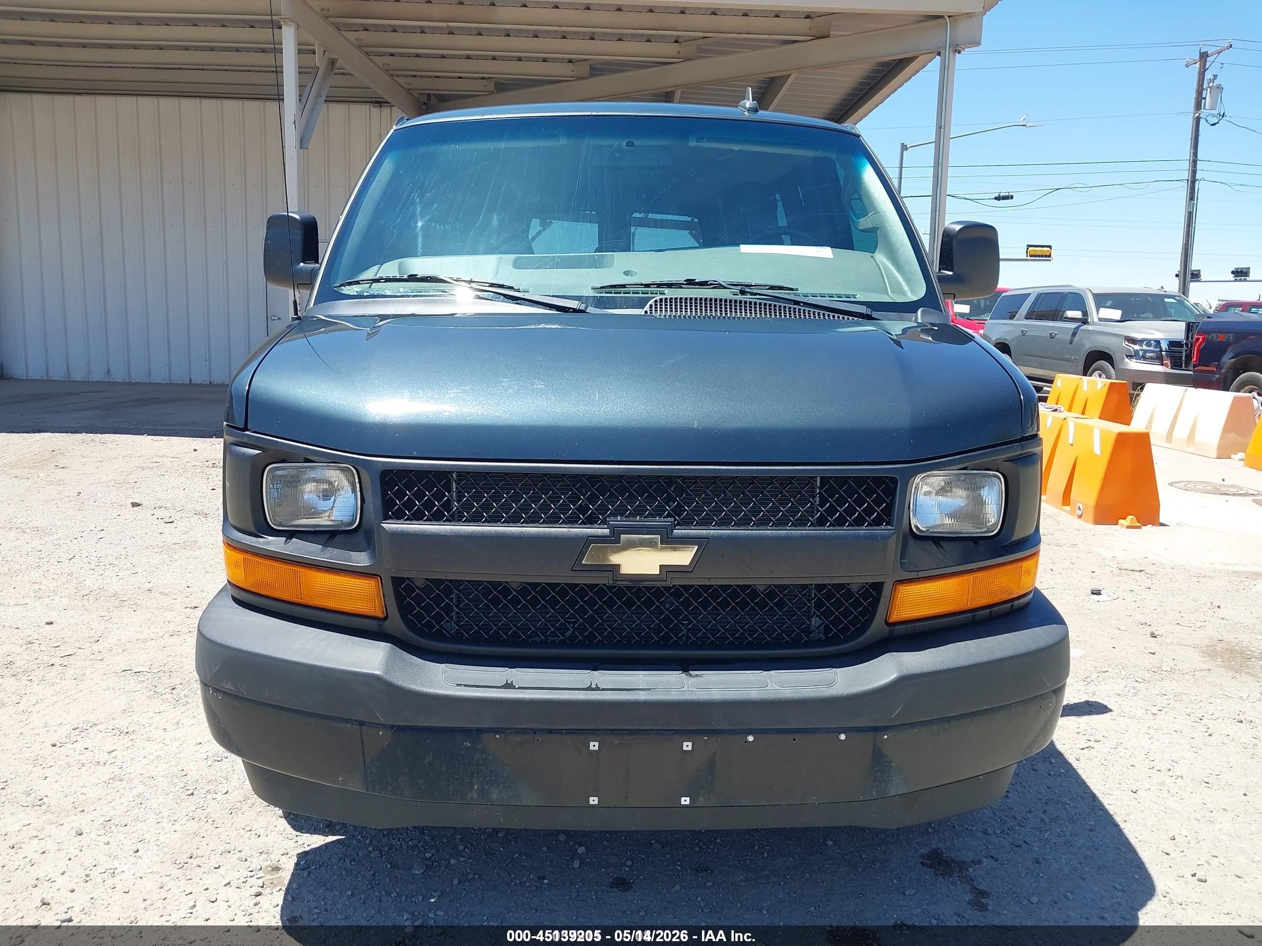 2017 Chevrolet Express 2500 Ls Золотой vin: 1GAWGEFF3H1290067