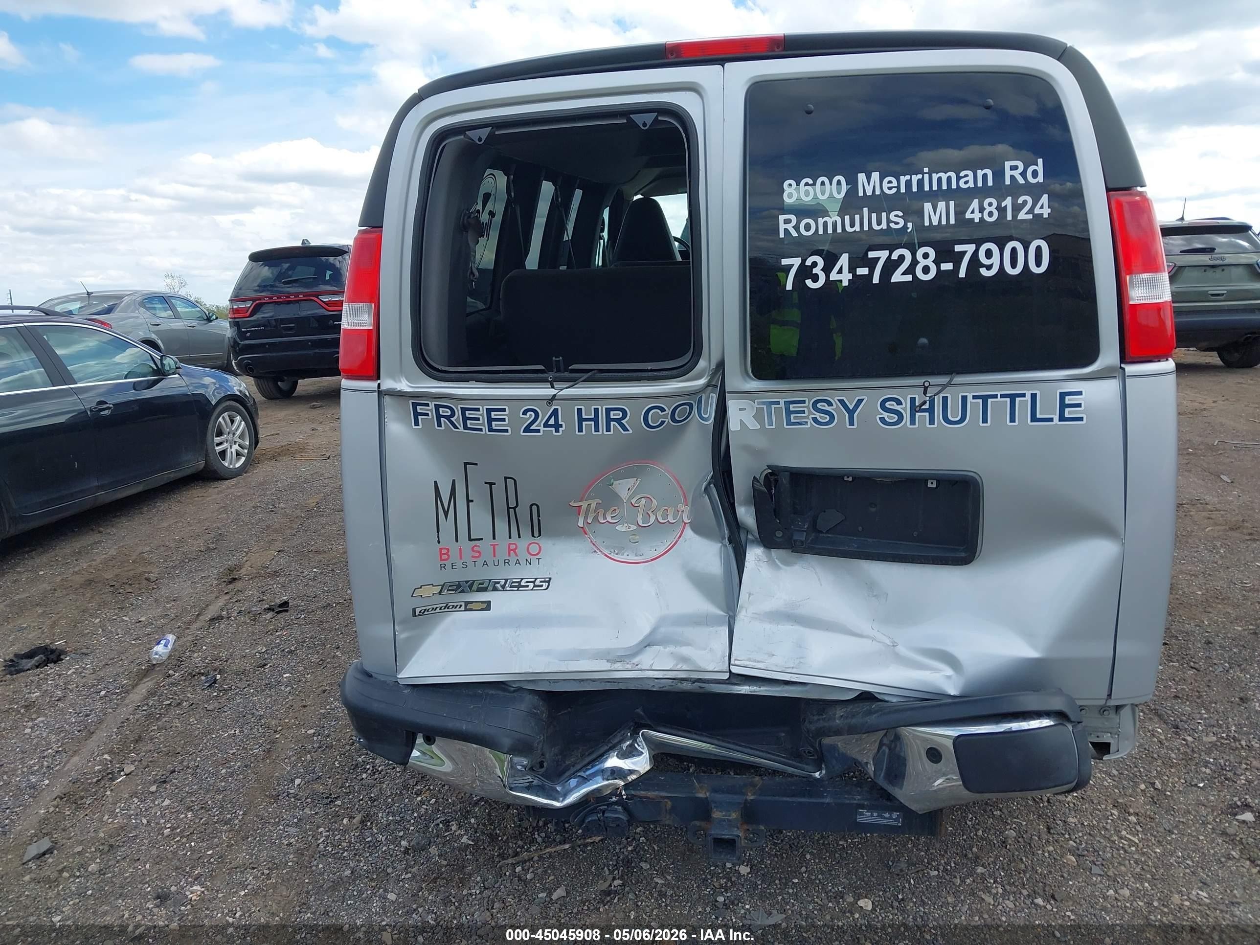 2023 Chevrolet Express Passenger Rwd 2500 Regular Wheelbase Lt Silver vin: 1GAWGFF78P1231593
