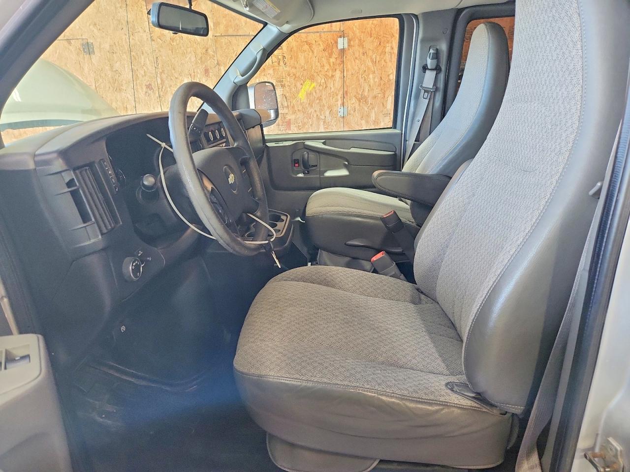 2014 Chevrolet Express G2500 Ls Silver vin: 1GAWGPFA8E1193846