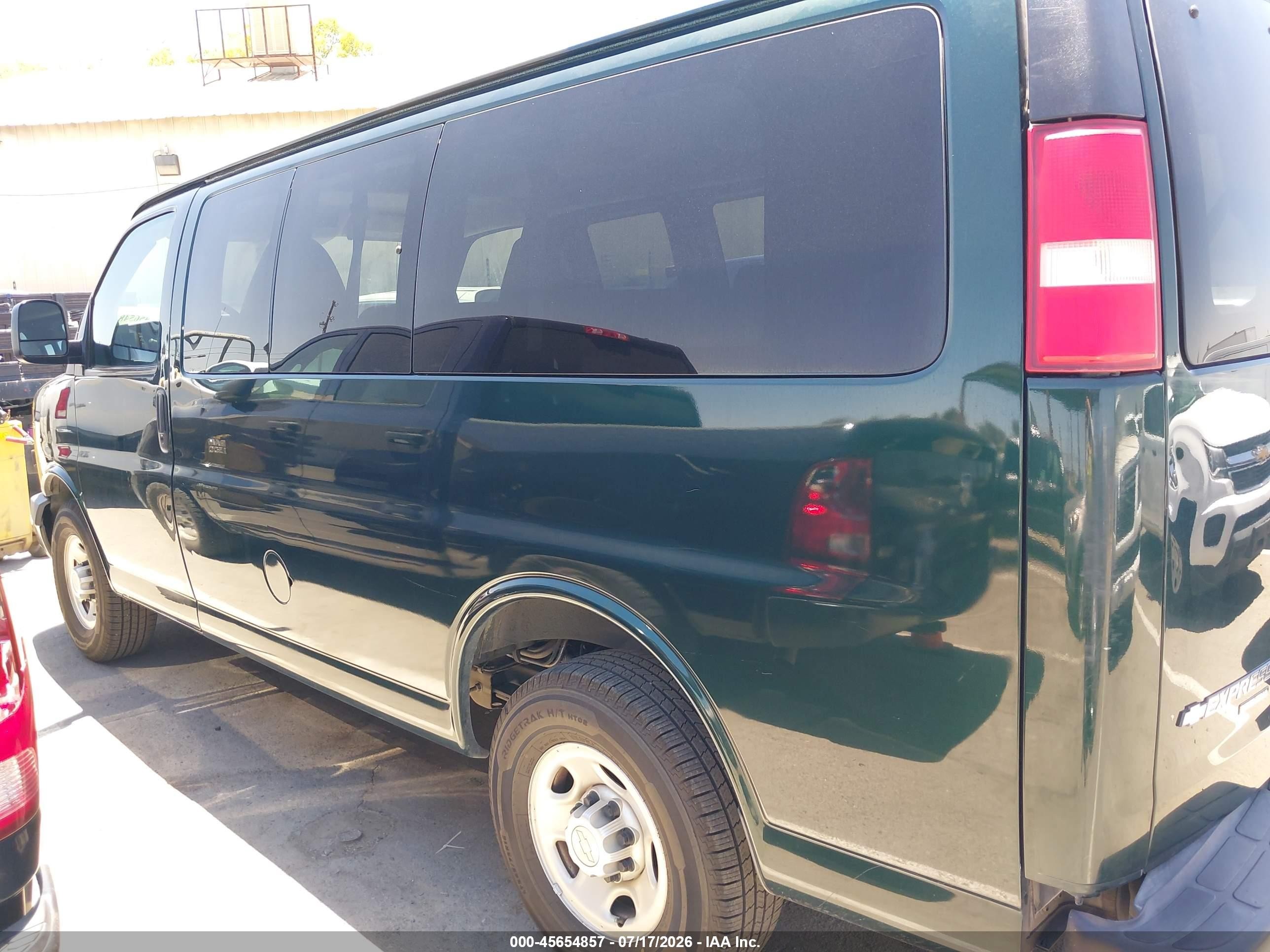 2015 Chevrolet Express 2500 Ls Green vin: 1GAWGPFF7F1282773