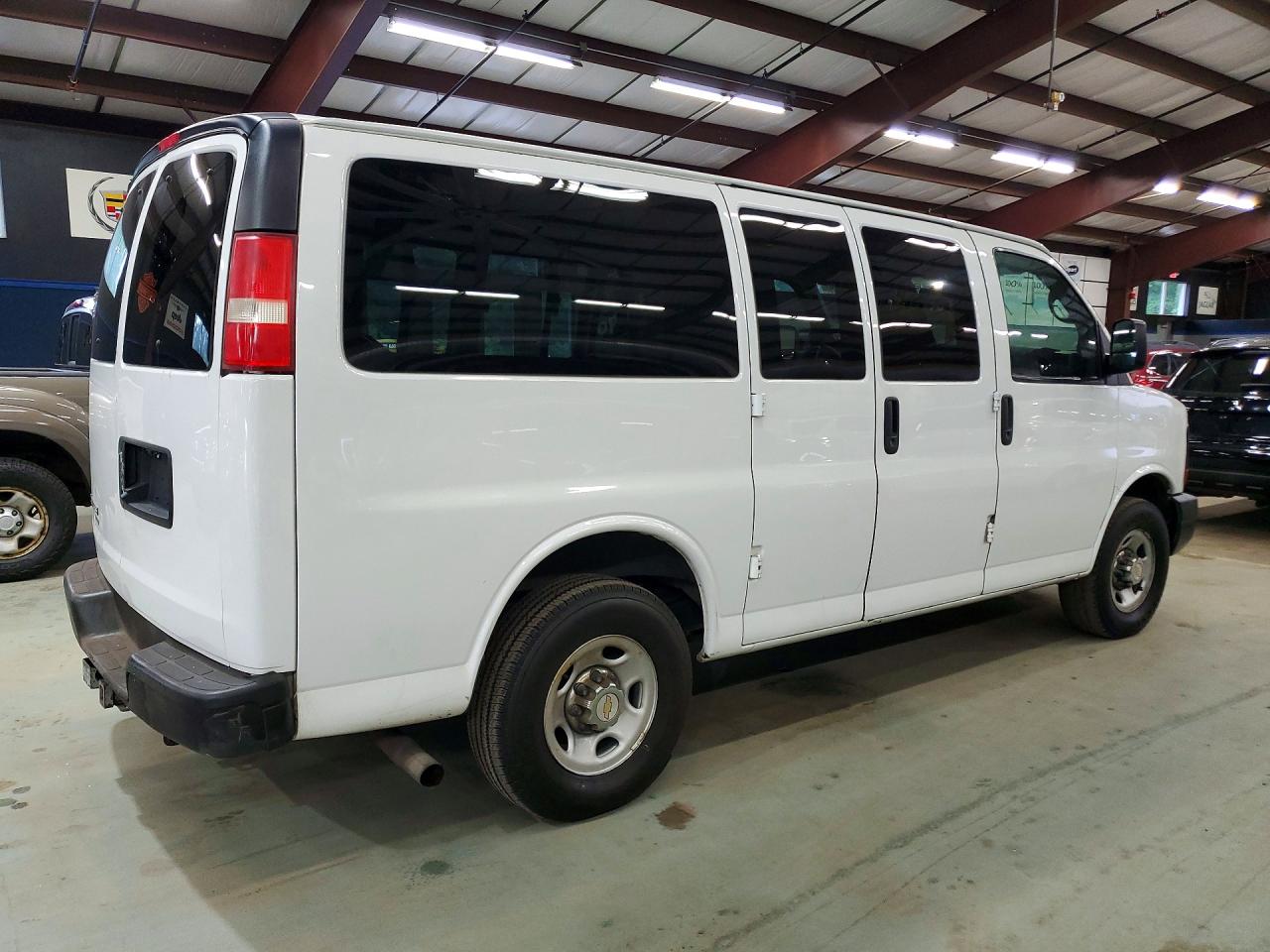 2015 Chevrolet Express G2500 Ls White vin: 1GAWGPFFXF1283481