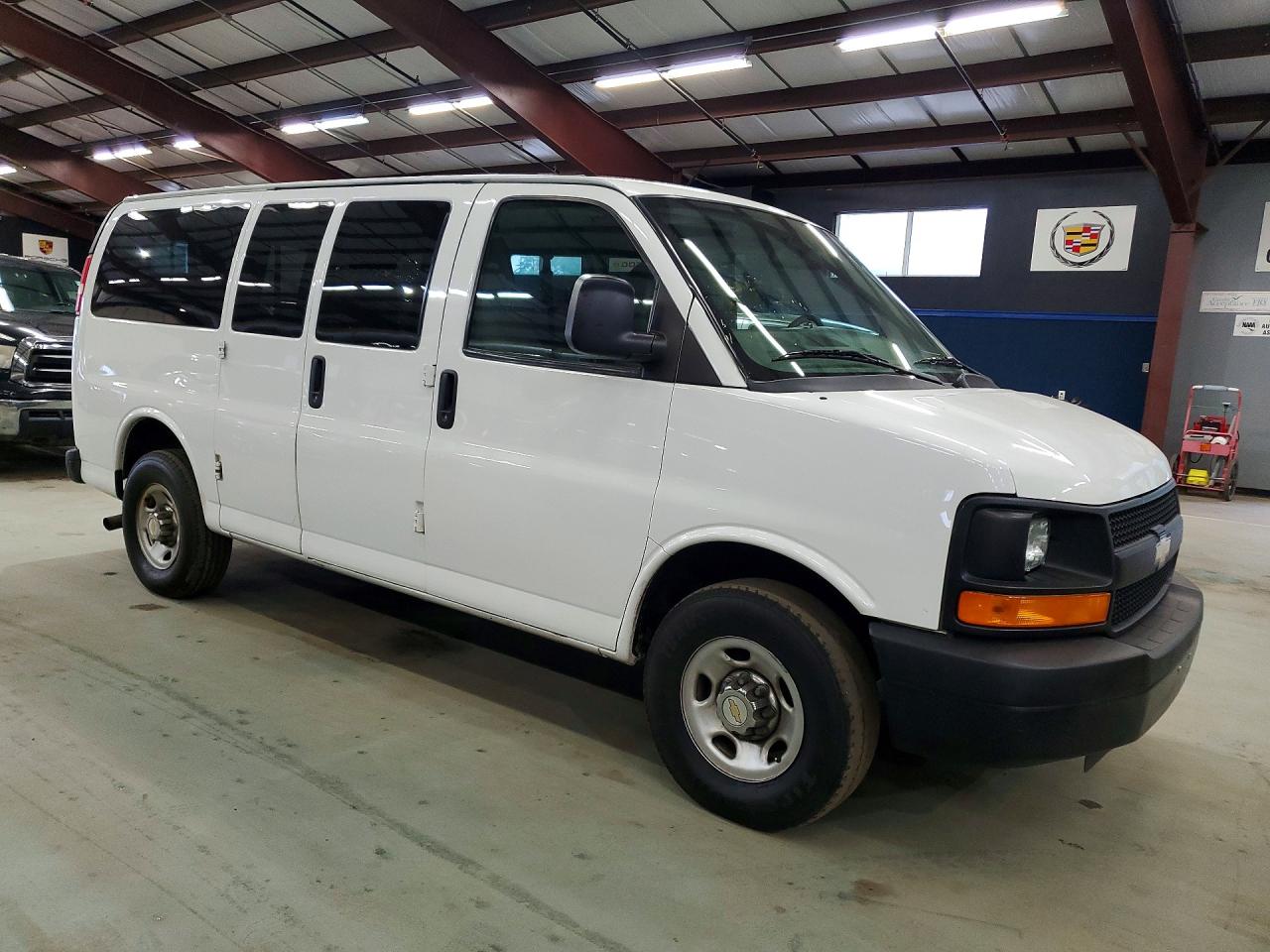 2015 Chevrolet Express G2500 Ls White vin: 1GAWGPFFXF1283481