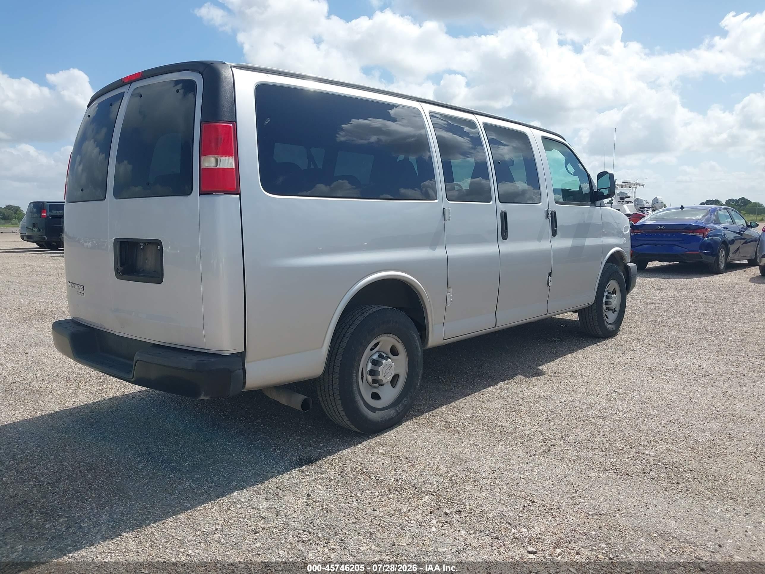2015 Chevrolet Express 2500 Ls Silver vin: 1GAWGPFG3F1220392