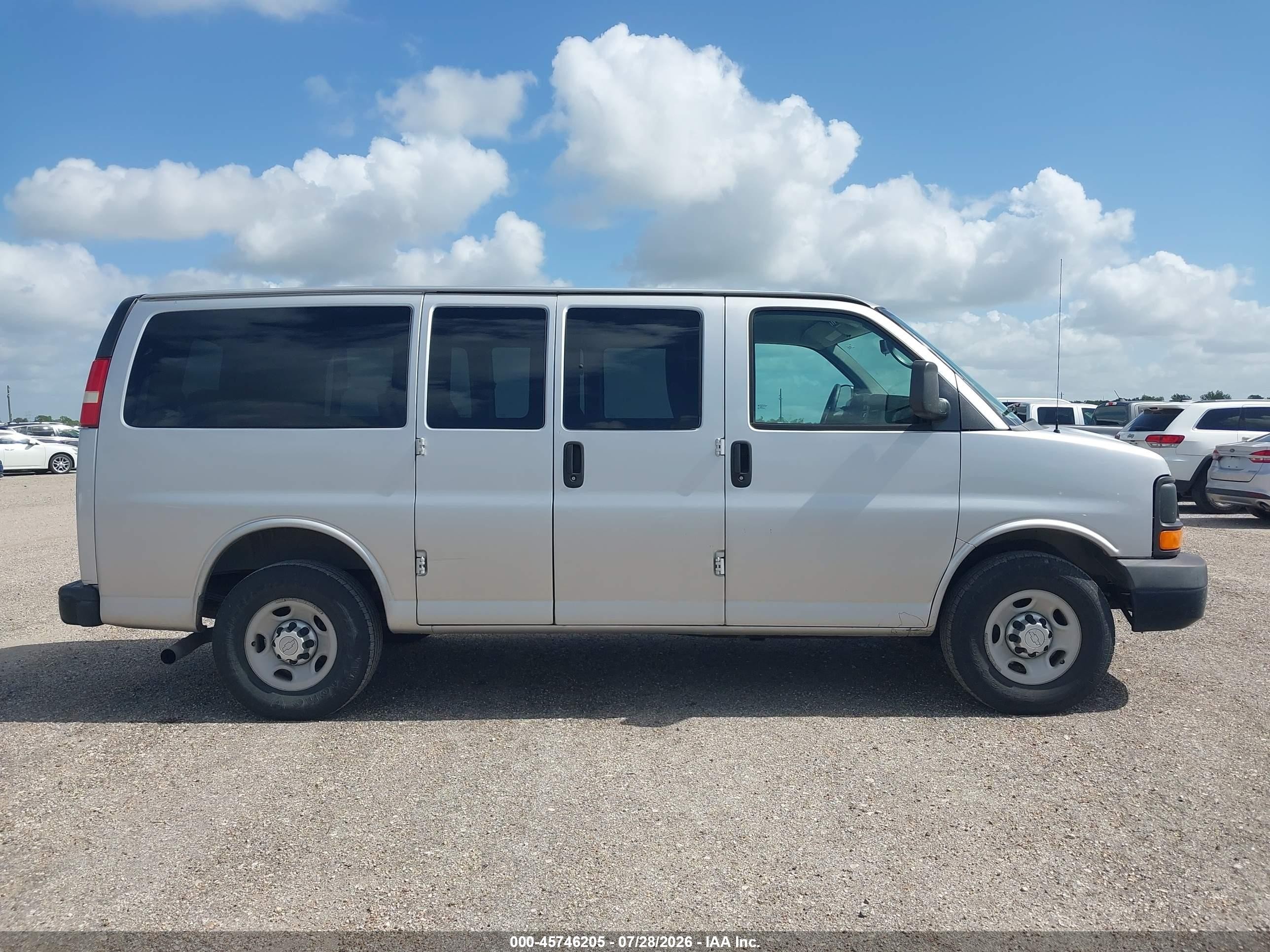 2015 Chevrolet Express 2500 Ls Silver vin: 1GAWGPFG3F1220392