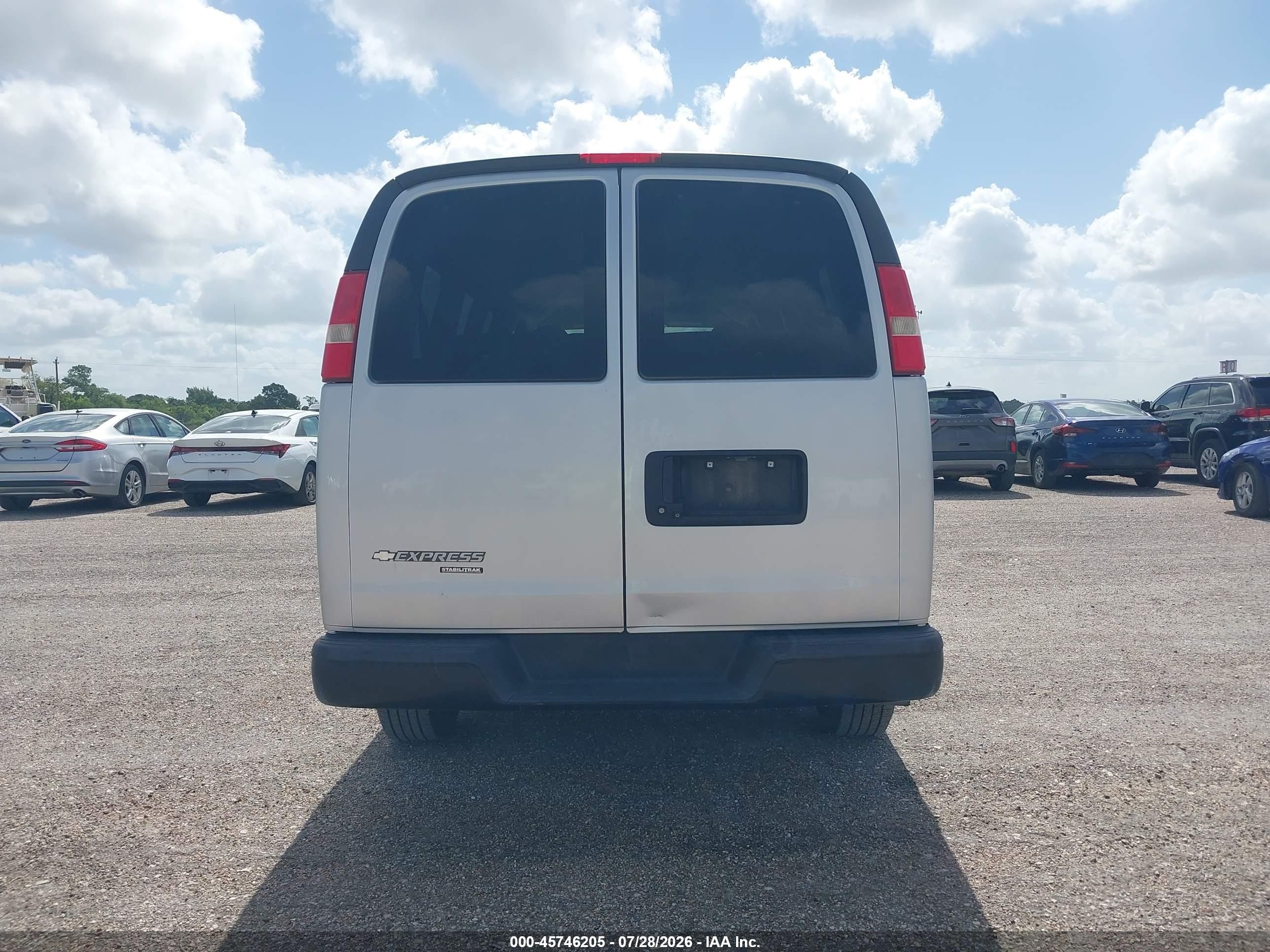2015 Chevrolet Express 2500 Ls Silver vin: 1GAWGPFG3F1220392