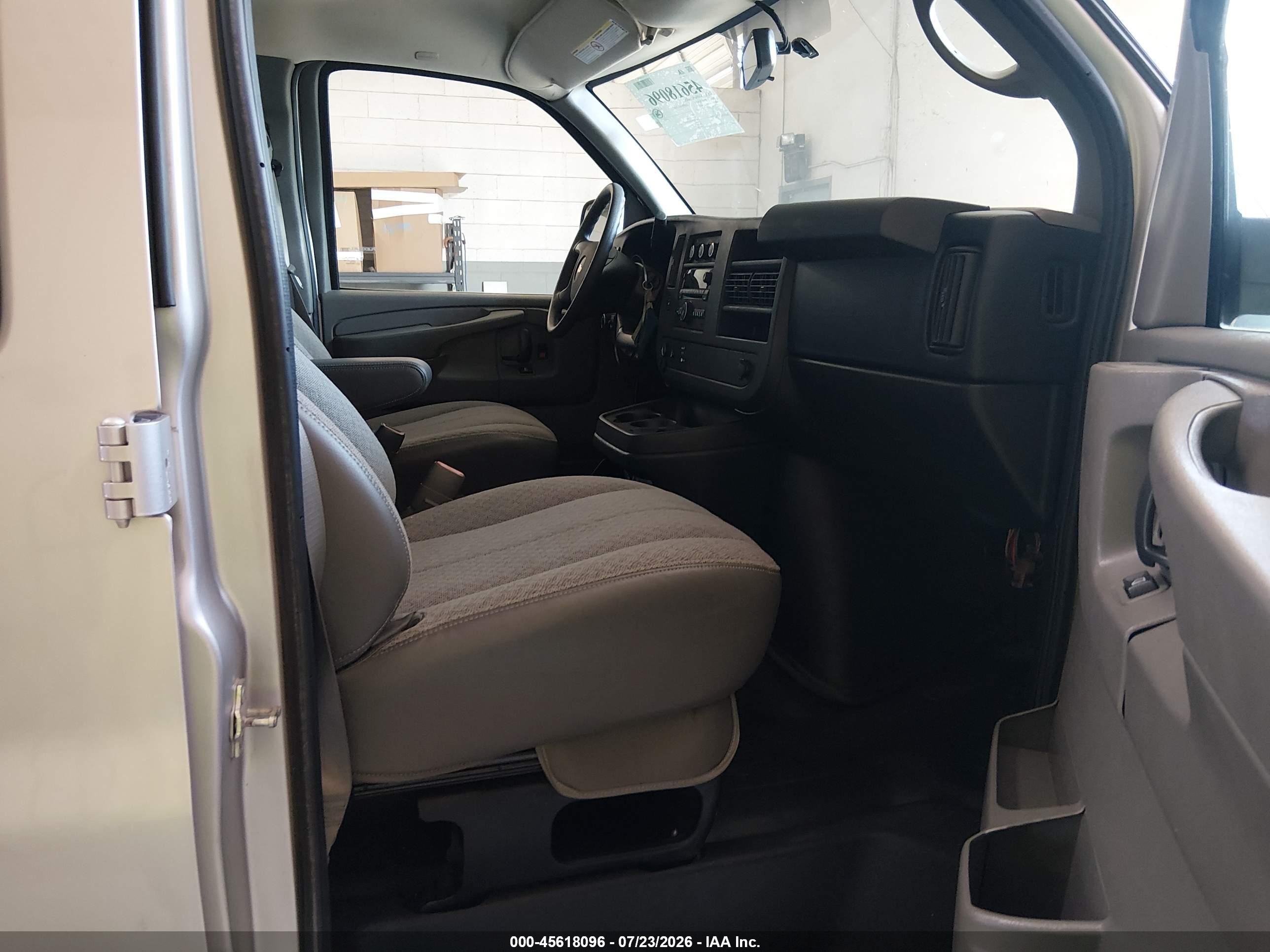 2014 Chevrolet Express 2500 Ls Silver vin: 1GAWGPFG7E1188951