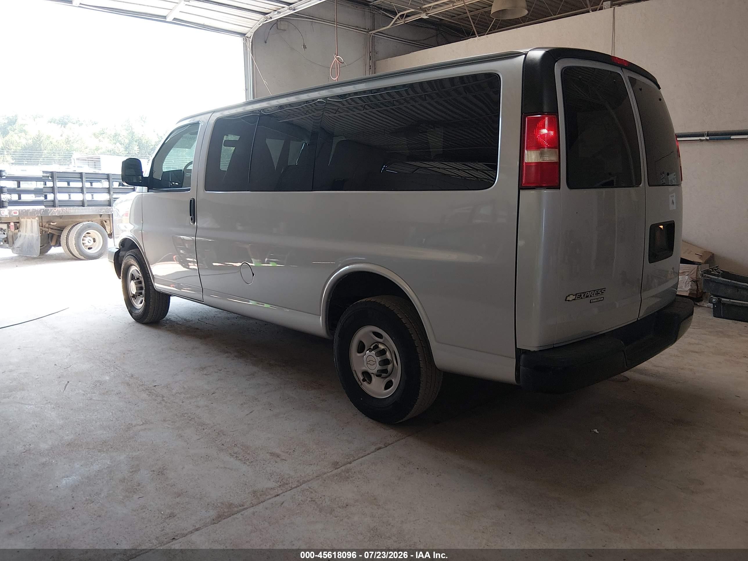 2014 Chevrolet Express 2500 Ls Silver vin: 1GAWGPFG7E1188951
