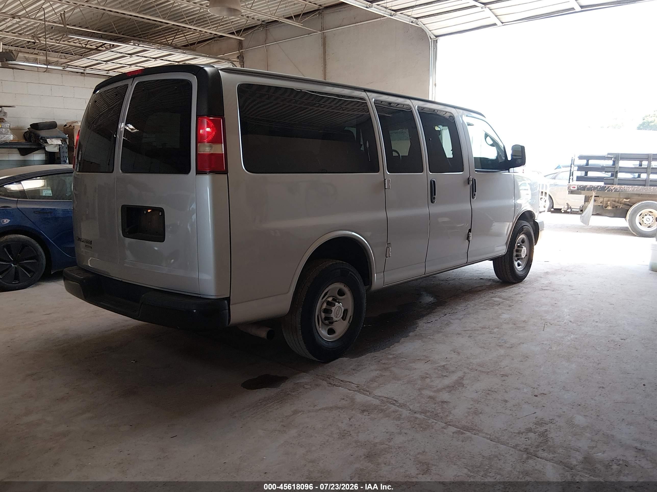 2014 Chevrolet Express 2500 Ls Silver vin: 1GAWGPFG7E1188951