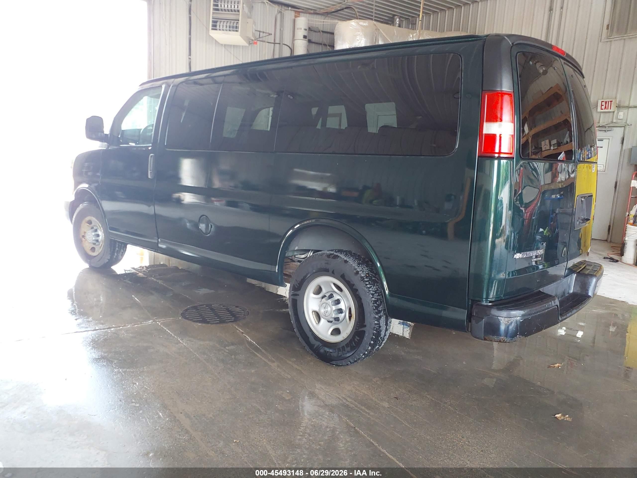 2015 Chevrolet Express 2500 Ls Green vin: 1GAWGPFG9F1254417