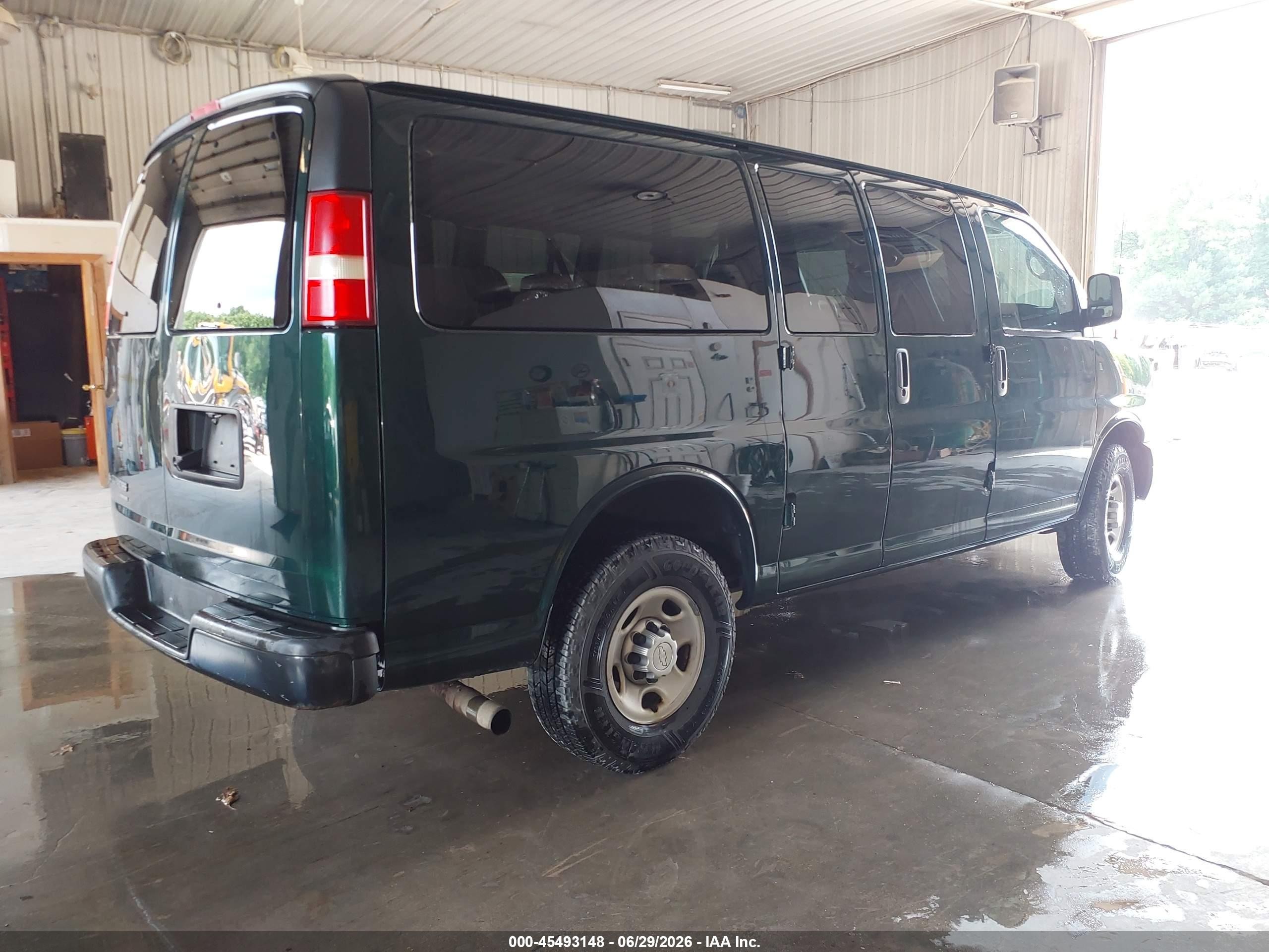 2015 Chevrolet Express 2500 Ls Green vin: 1GAWGPFG9F1254417