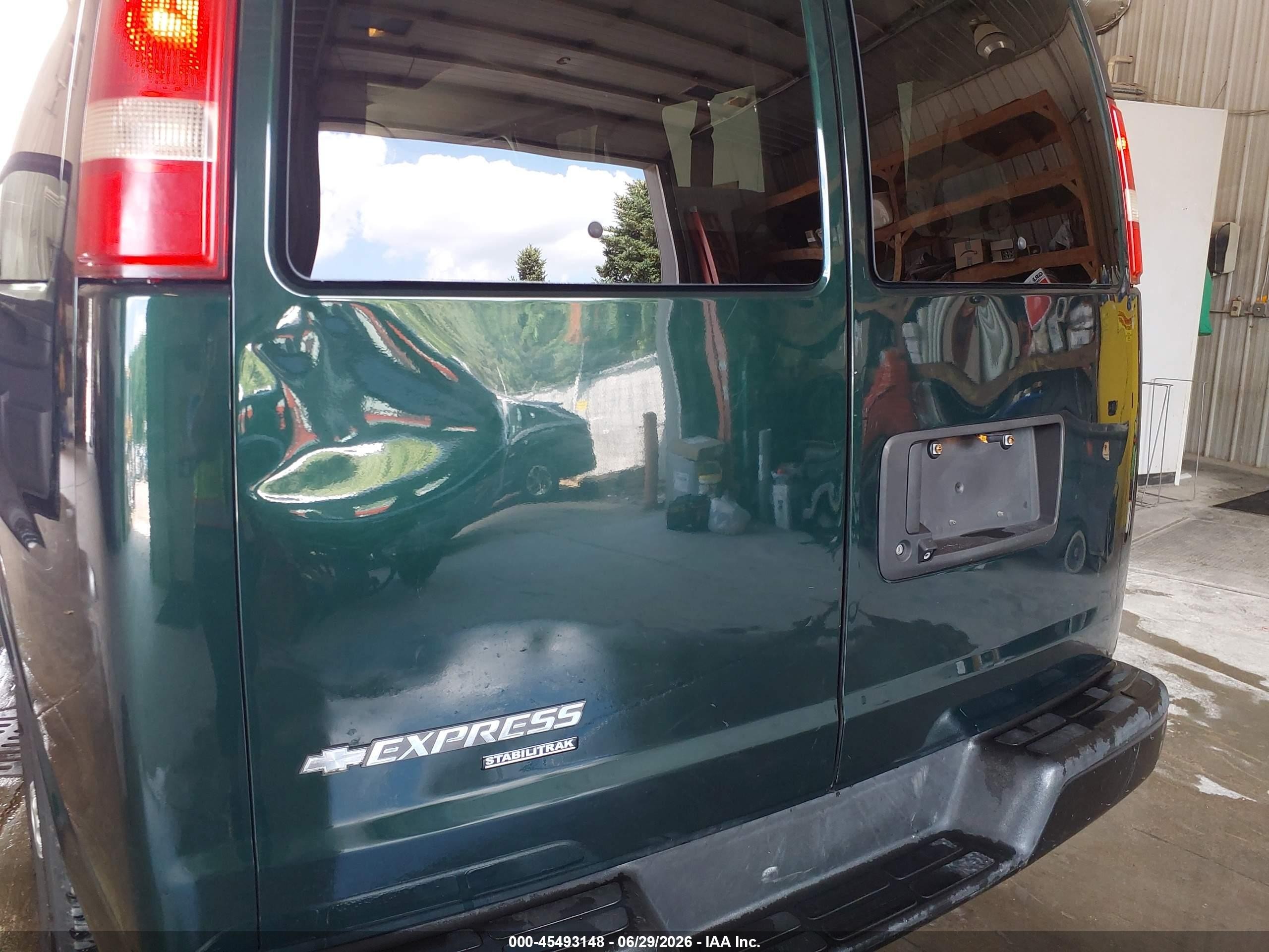 2015 Chevrolet Express 2500 Ls Green vin: 1GAWGPFG9F1254417