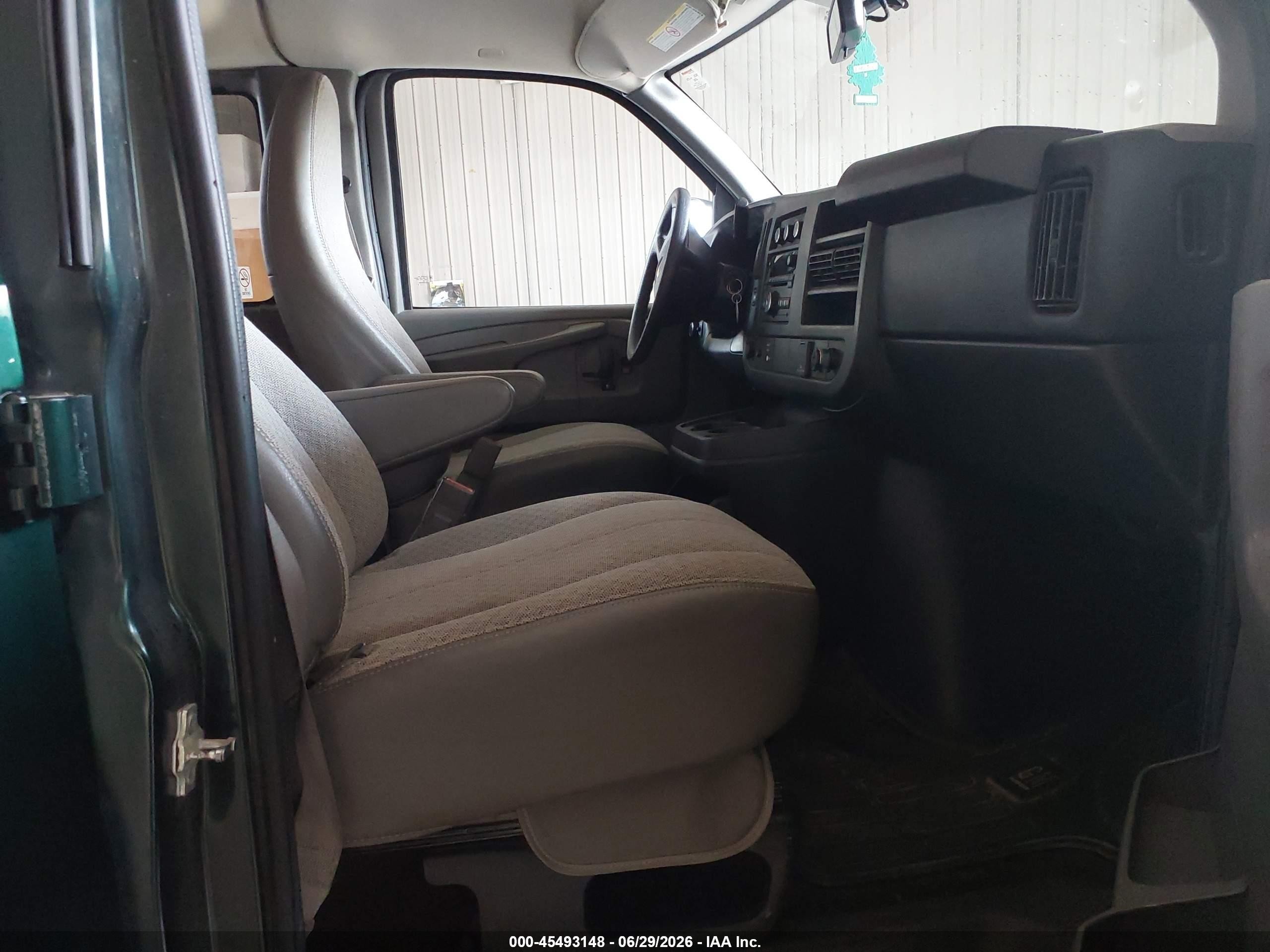 2015 Chevrolet Express 2500 Ls Green vin: 1GAWGPFG9F1254417