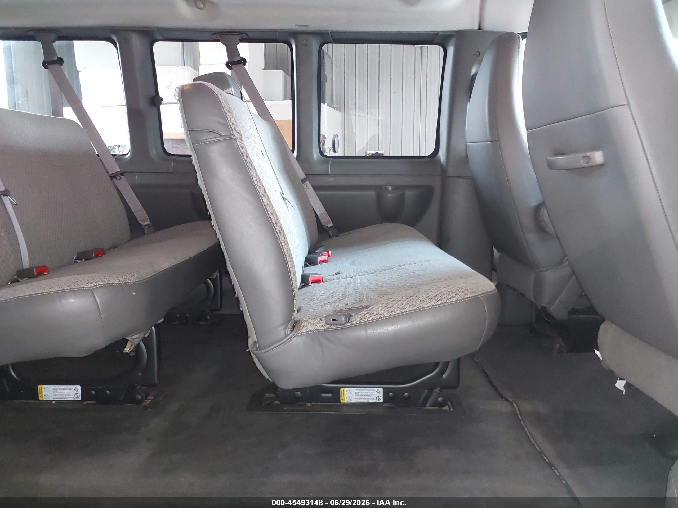 2015 Chevrolet Express 2500 Ls Green vin: 1GAWGPFG9F1254417