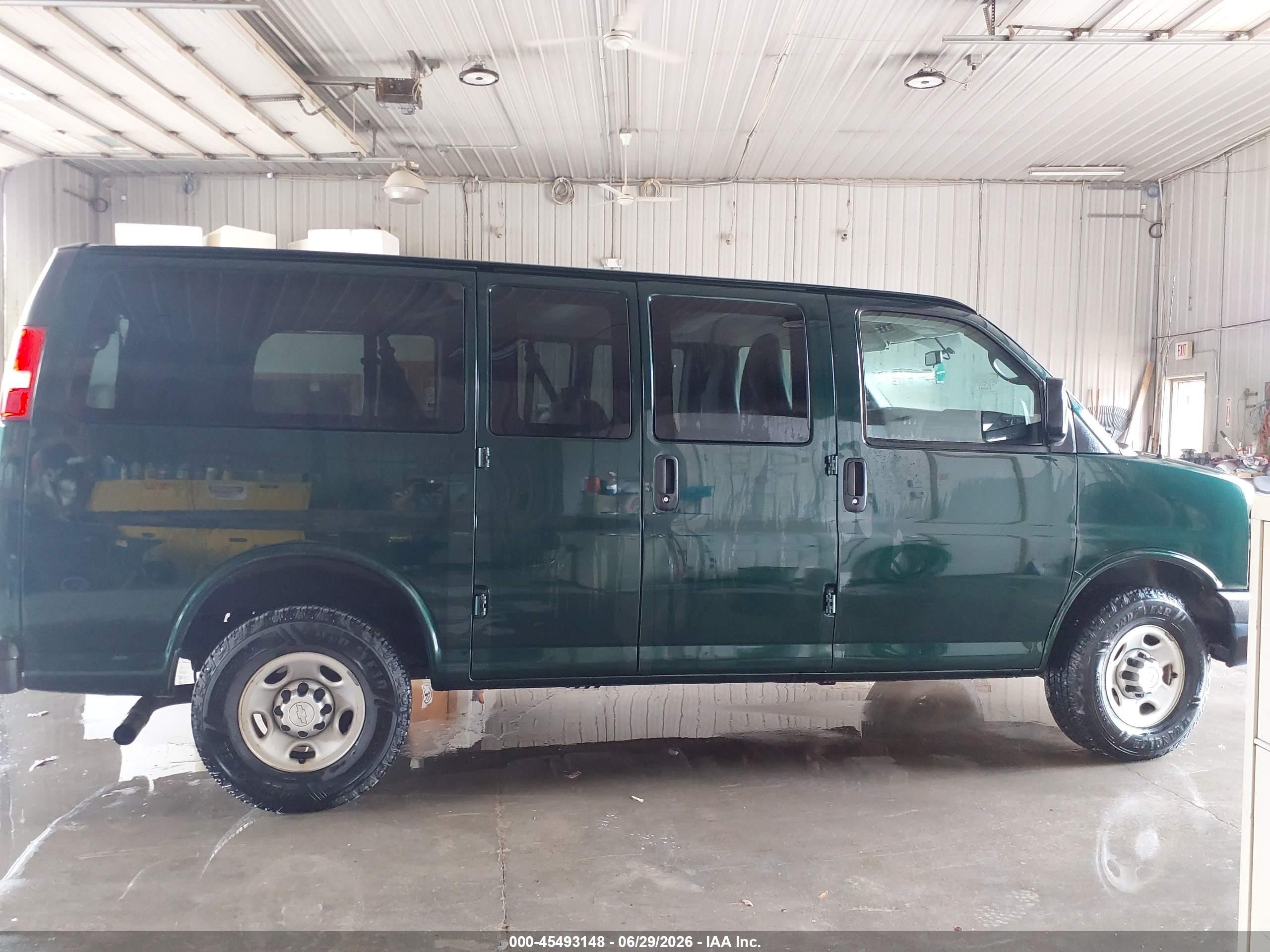 2015 Chevrolet Express 2500 Ls Green vin: 1GAWGPFG9F1254417