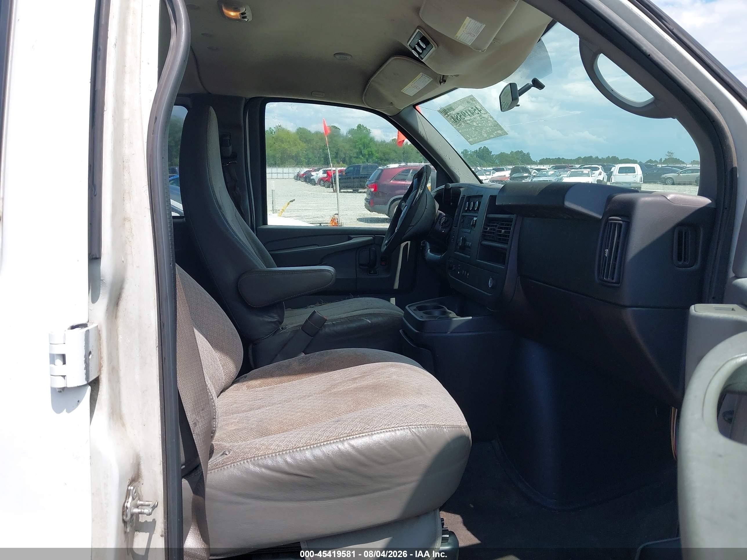 2011 Chevrolet Express 2500 Lt White vin: 1GAWGRFA7B1187155