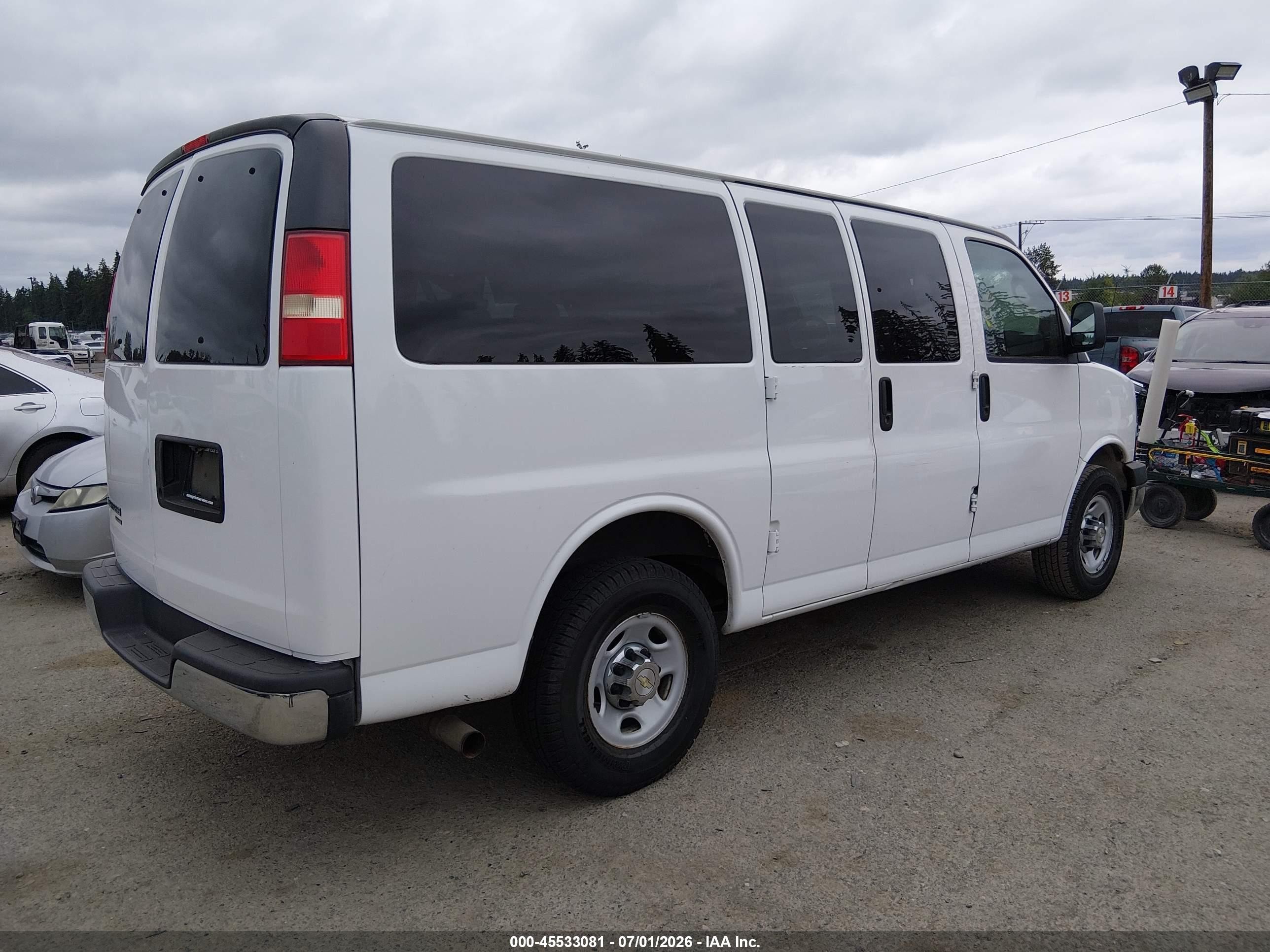 2013 Chevrolet Express 2500 Lt Белый vin: 1GAWGRFG2D1171176