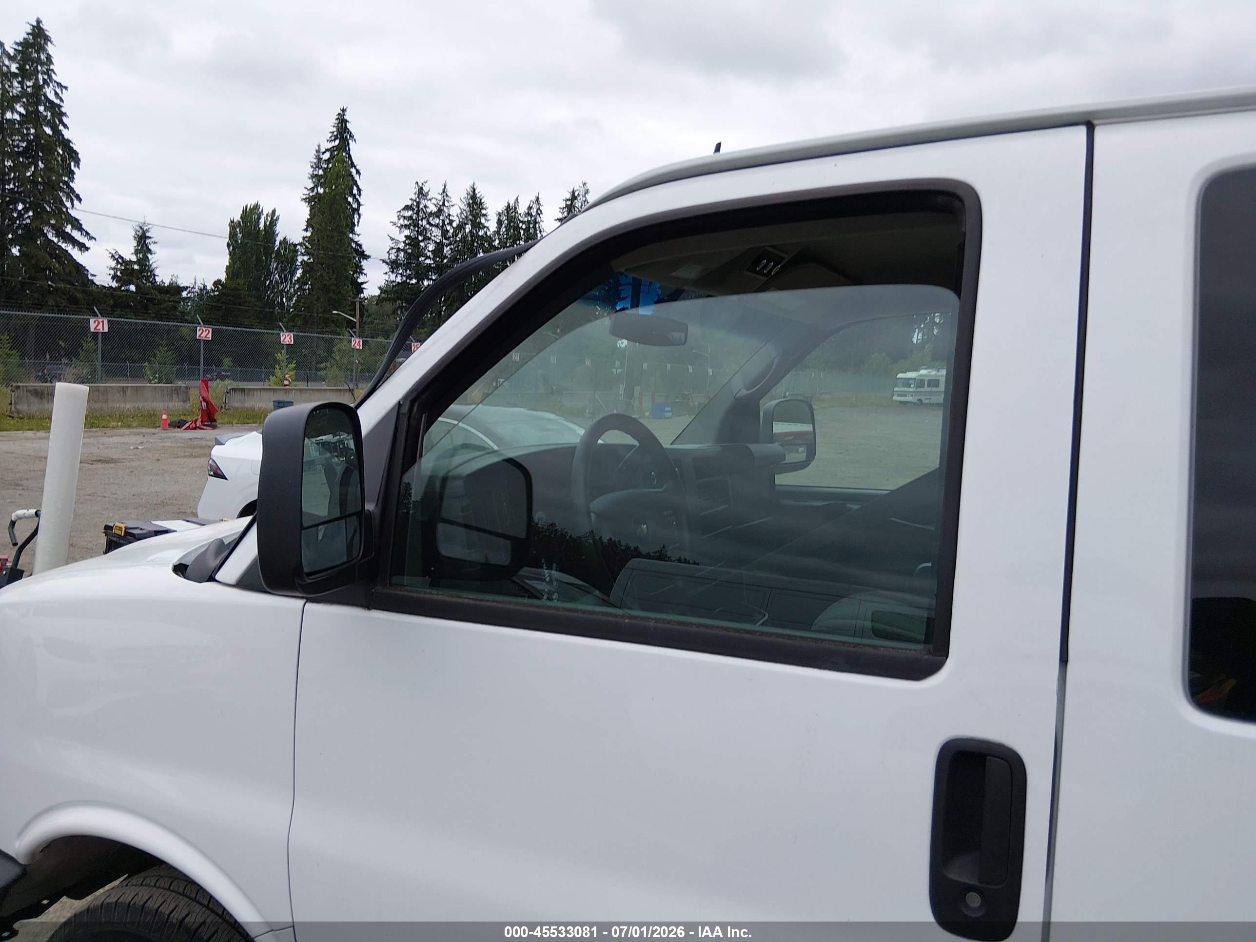 2013 Chevrolet Express 2500 Lt Белый vin: 1GAWGRFG2D1171176