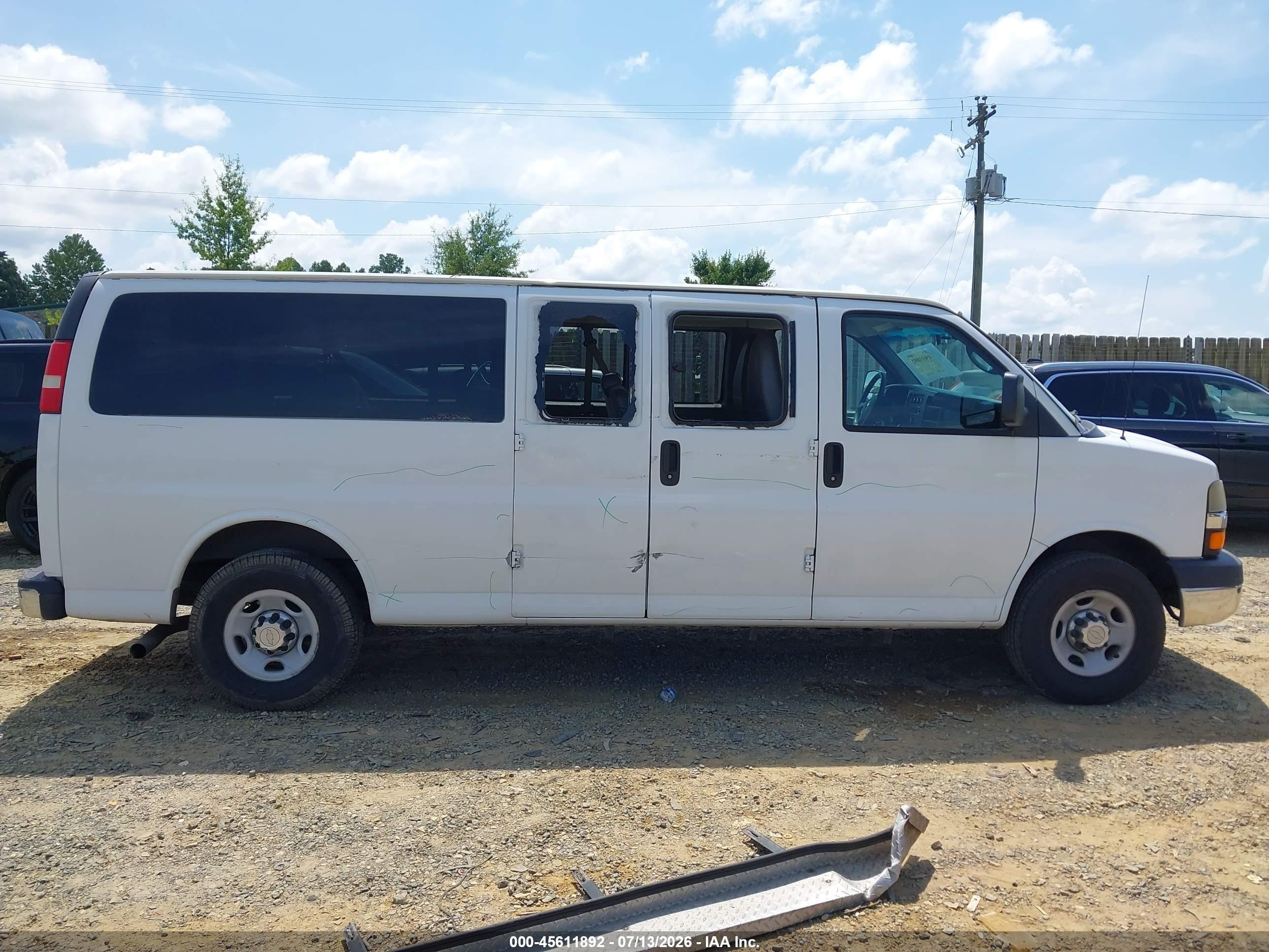 2013 Chevrolet Express 3500 Lt White vin: 1GAZG1FA5D1178228