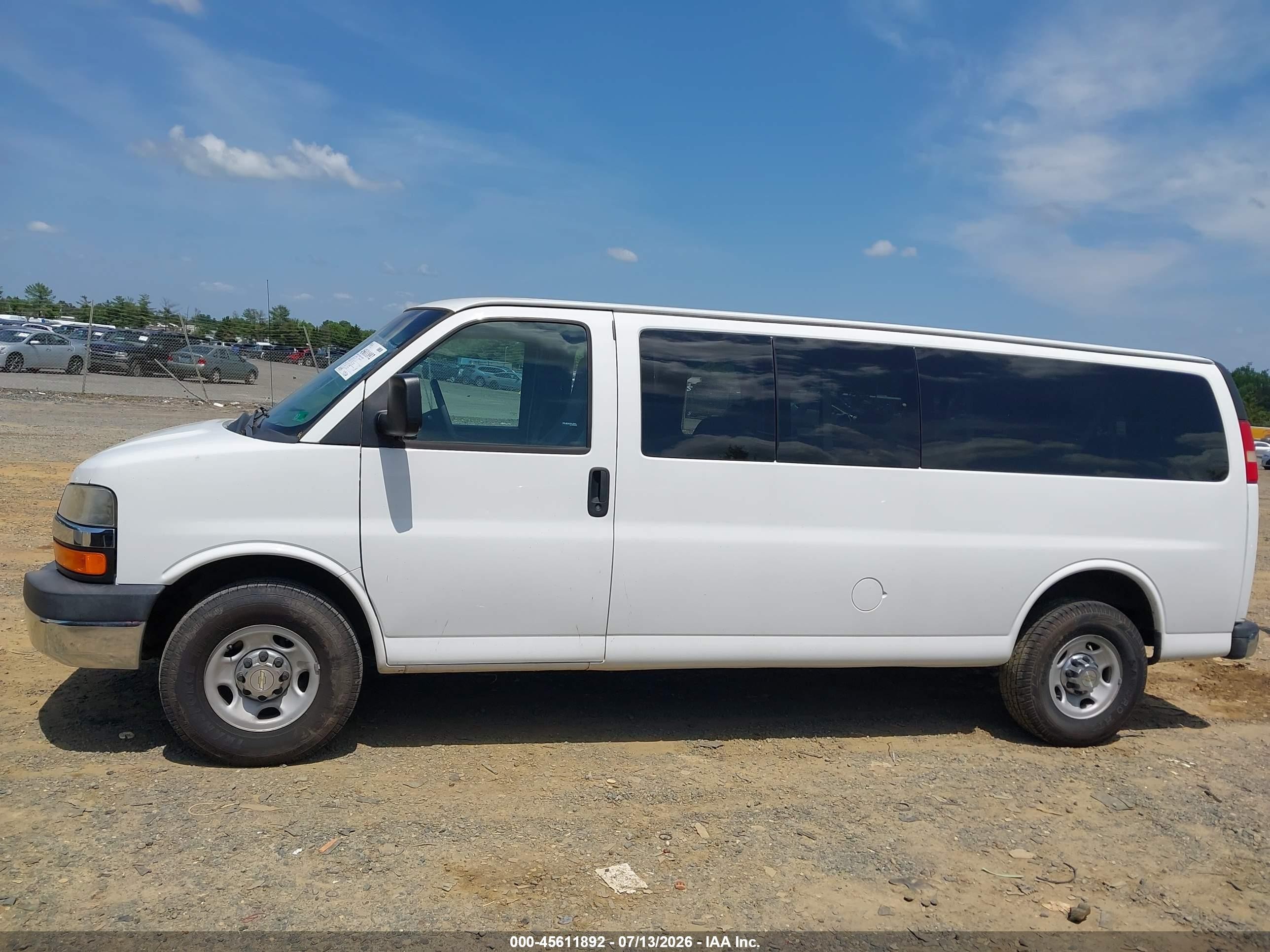 2013 Chevrolet Express 3500 Lt White vin: 1GAZG1FA5D1178228