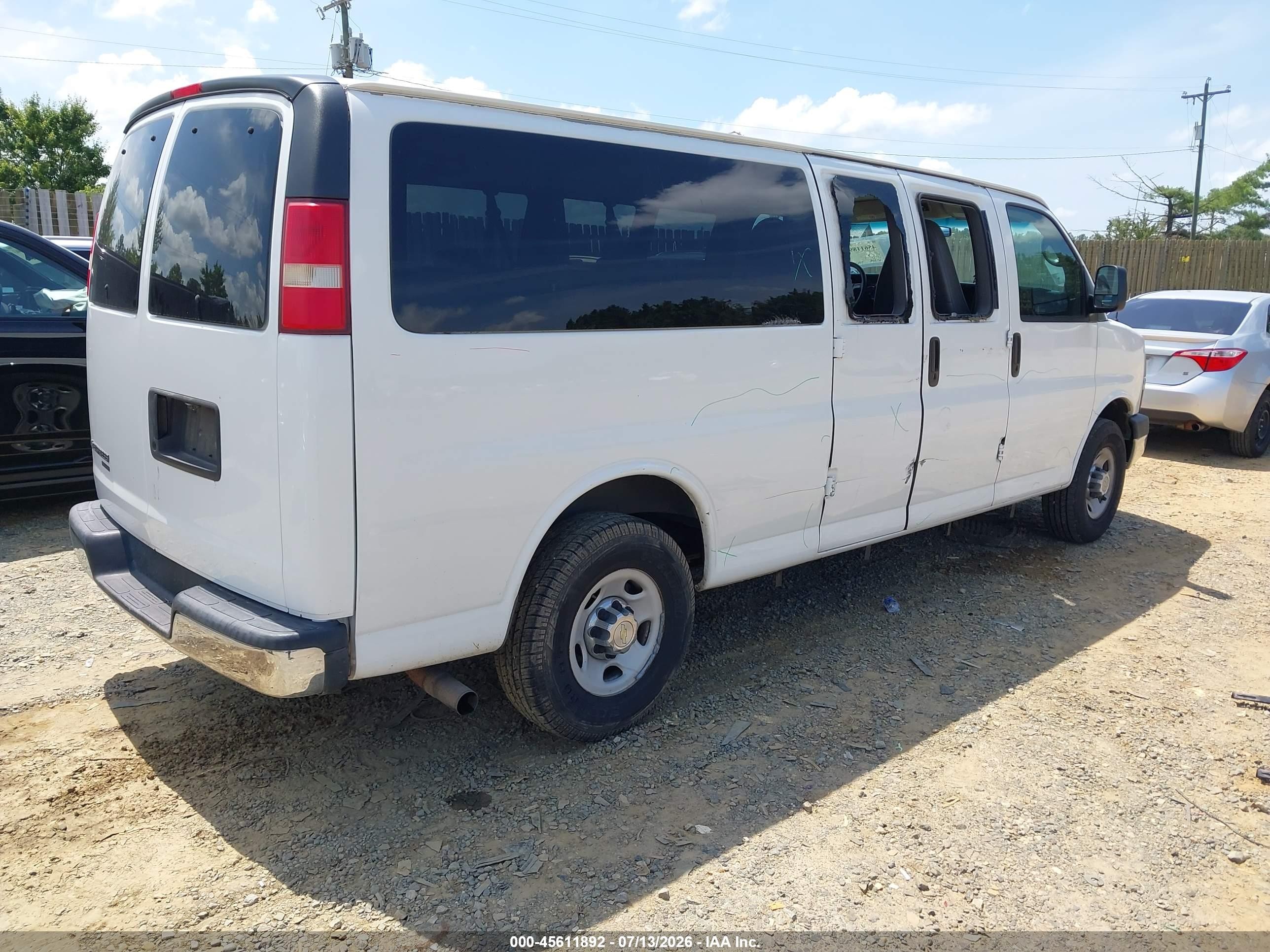 2013 Chevrolet Express 3500 Lt White vin: 1GAZG1FA5D1178228