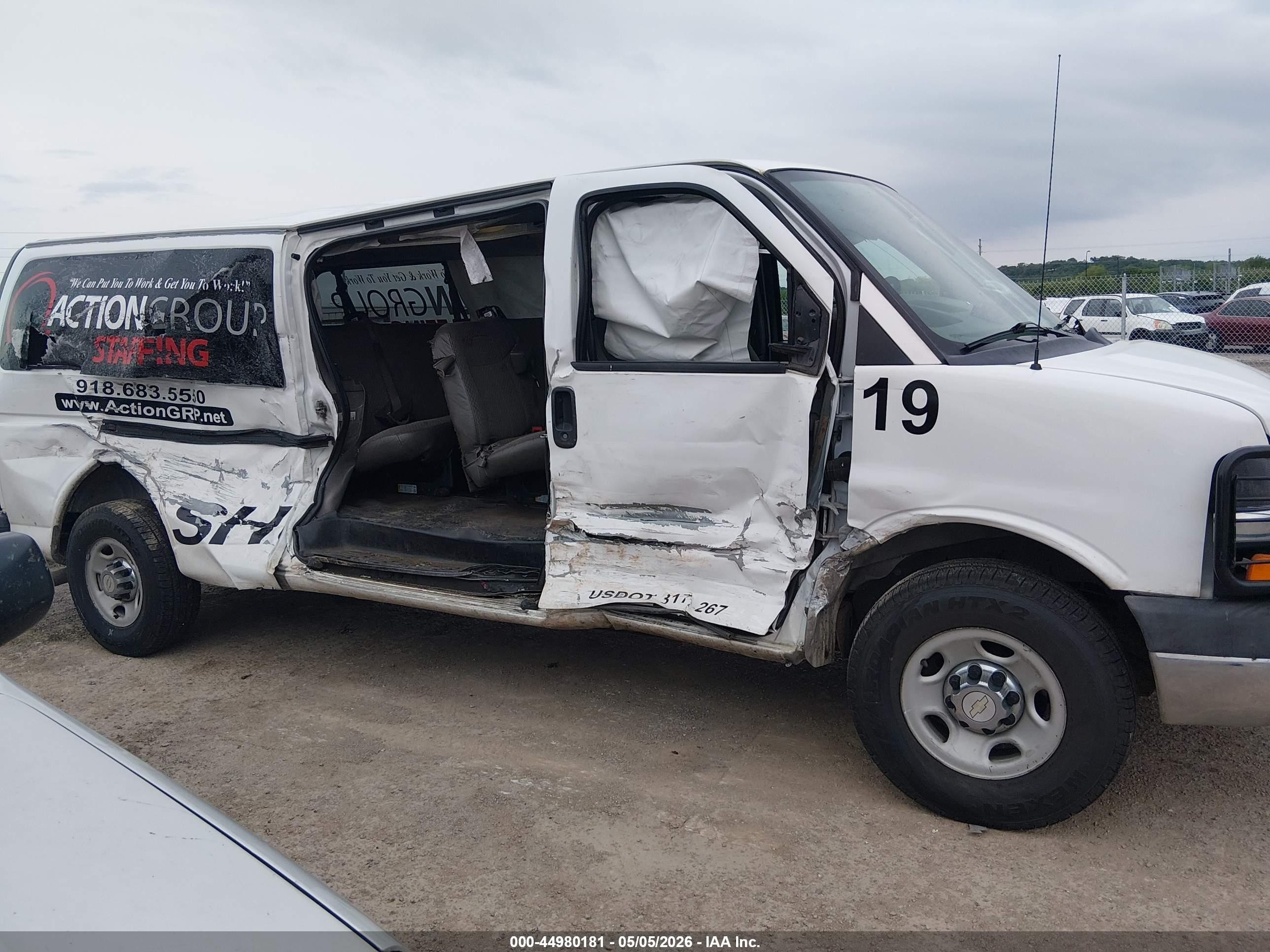 2014 Chevrolet Express 3500 Lt White vin: 1GAZG1FA5E1103451