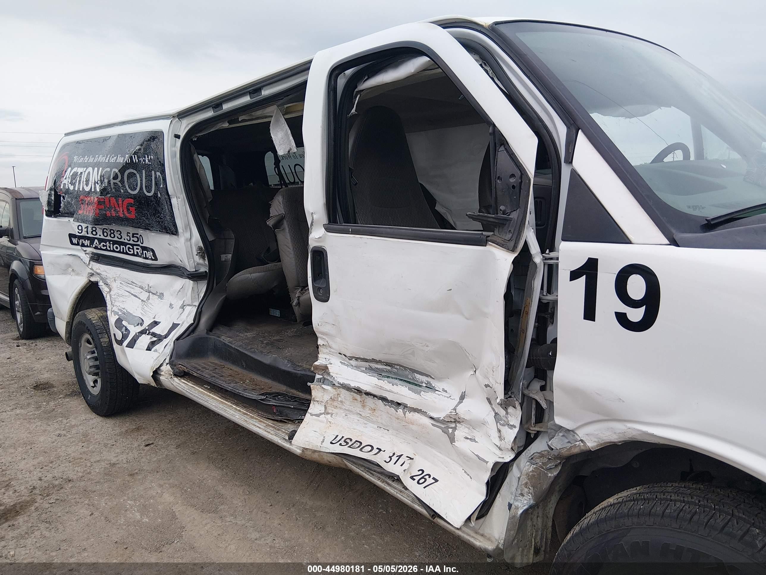 2014 Chevrolet Express 3500 Lt White vin: 1GAZG1FA5E1103451
