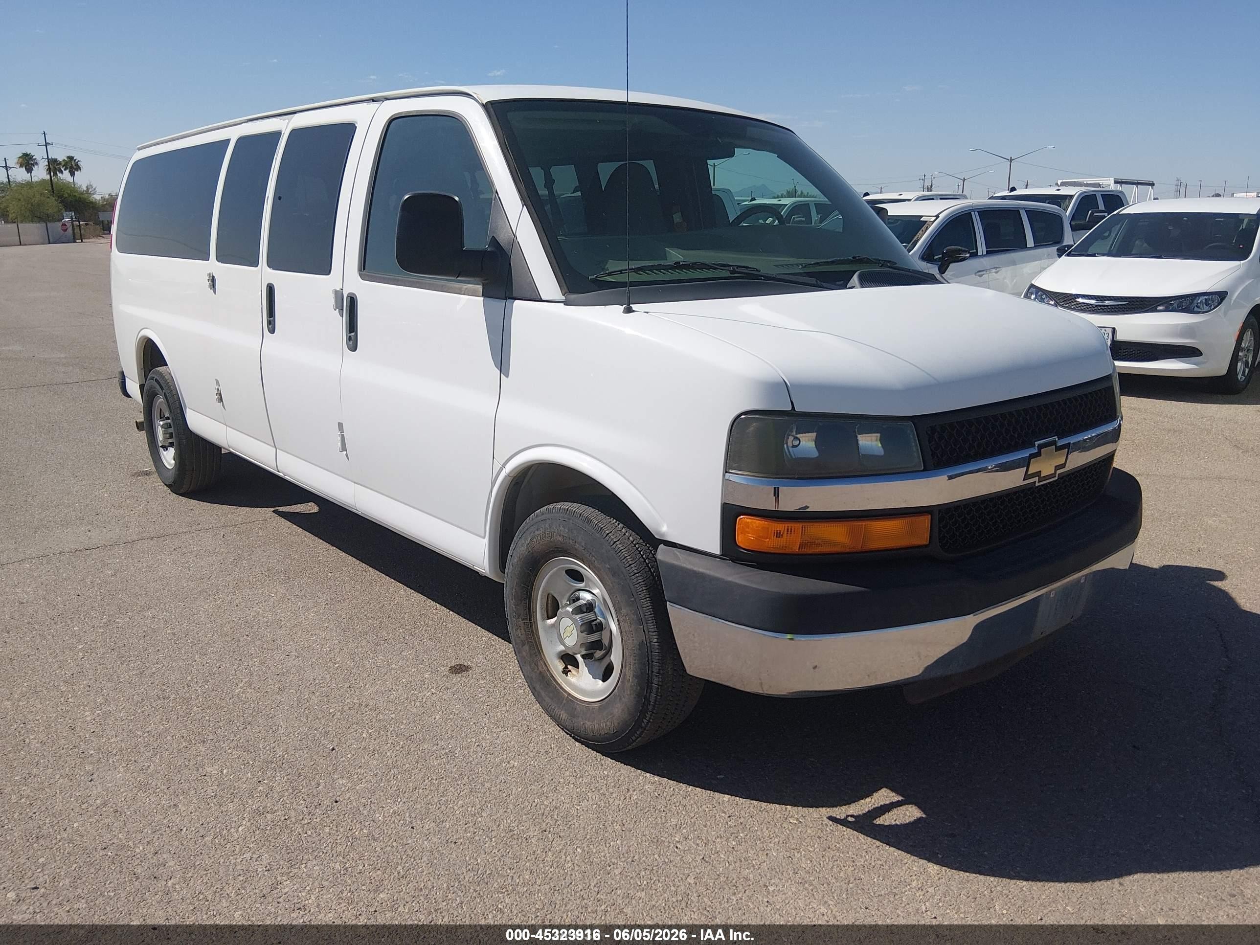 2014 Chevrolet Express 3500 Lt White vin: 1GAZG1FA5E1106575