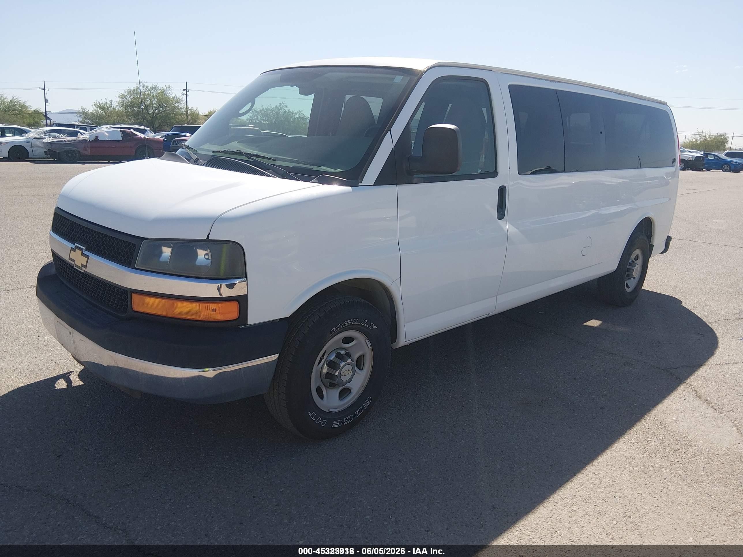 2014 Chevrolet Express 3500 Lt White vin: 1GAZG1FA5E1106575