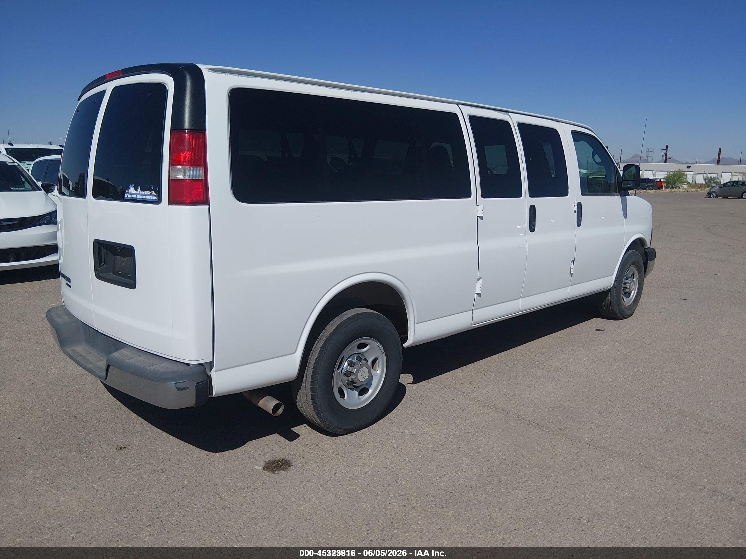 2014 Chevrolet Express 3500 Lt White vin: 1GAZG1FA5E1106575