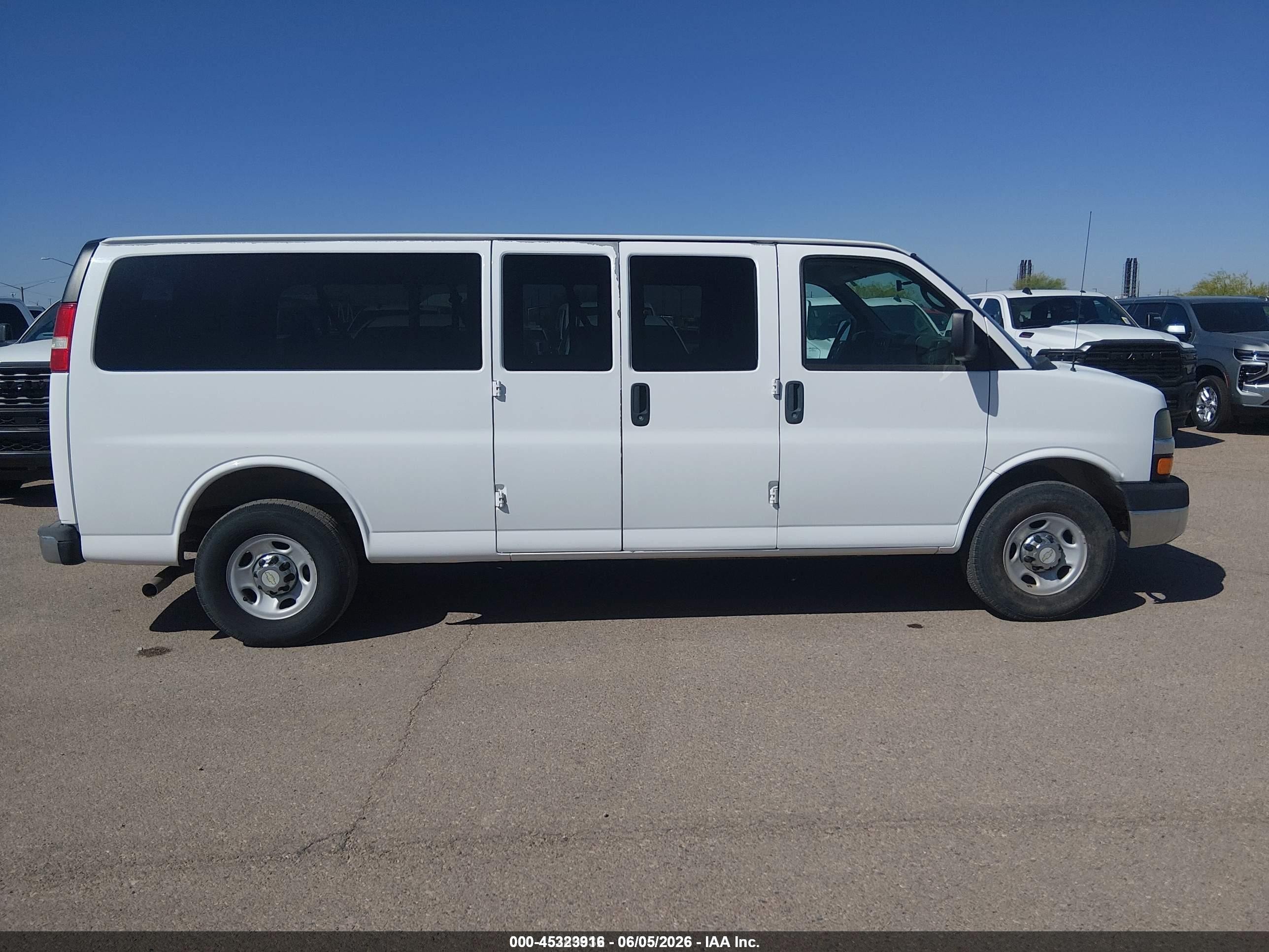 2014 Chevrolet Express 3500 Lt White vin: 1GAZG1FA5E1106575