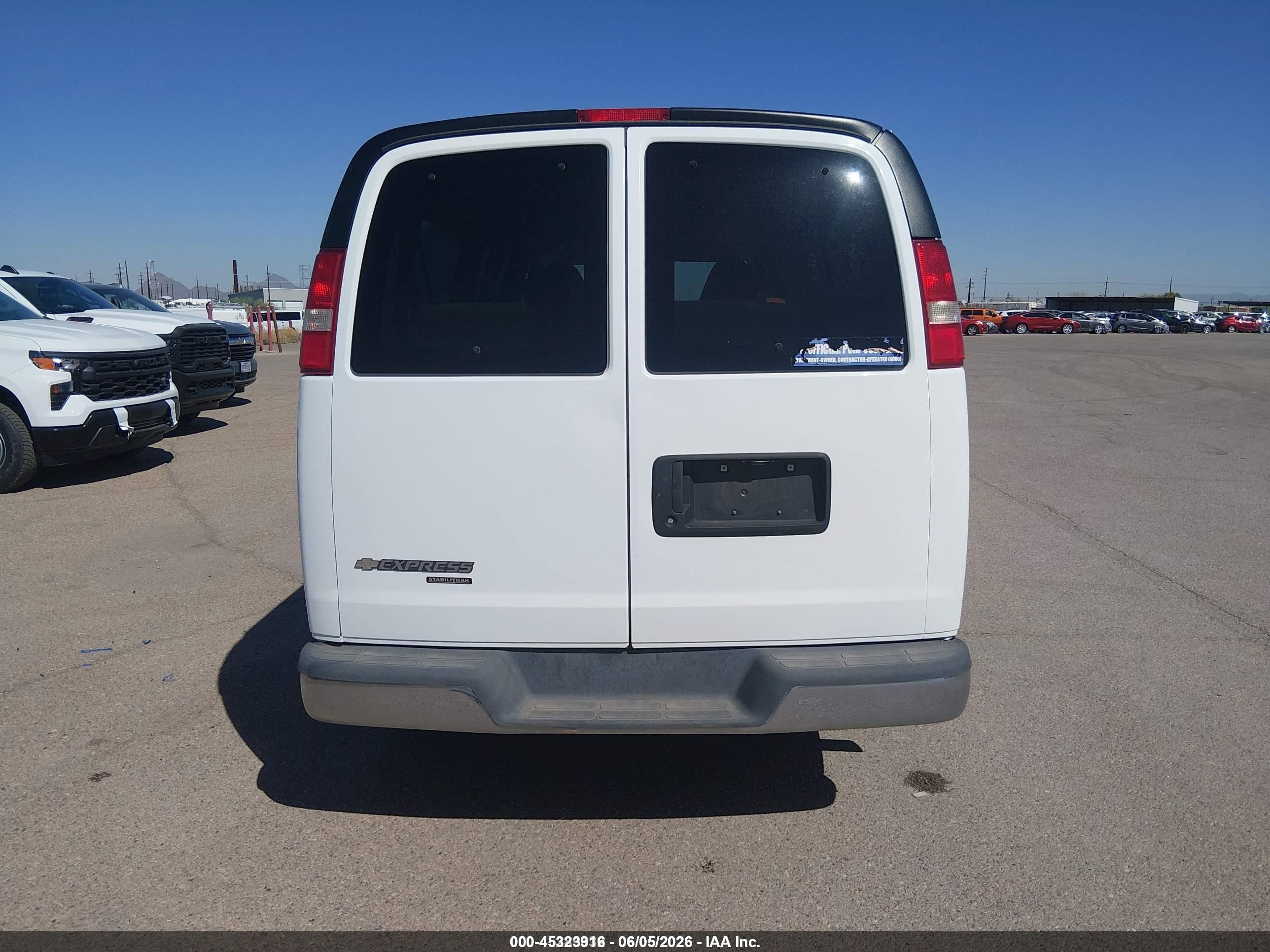 2014 Chevrolet Express 3500 Lt White vin: 1GAZG1FA5E1106575