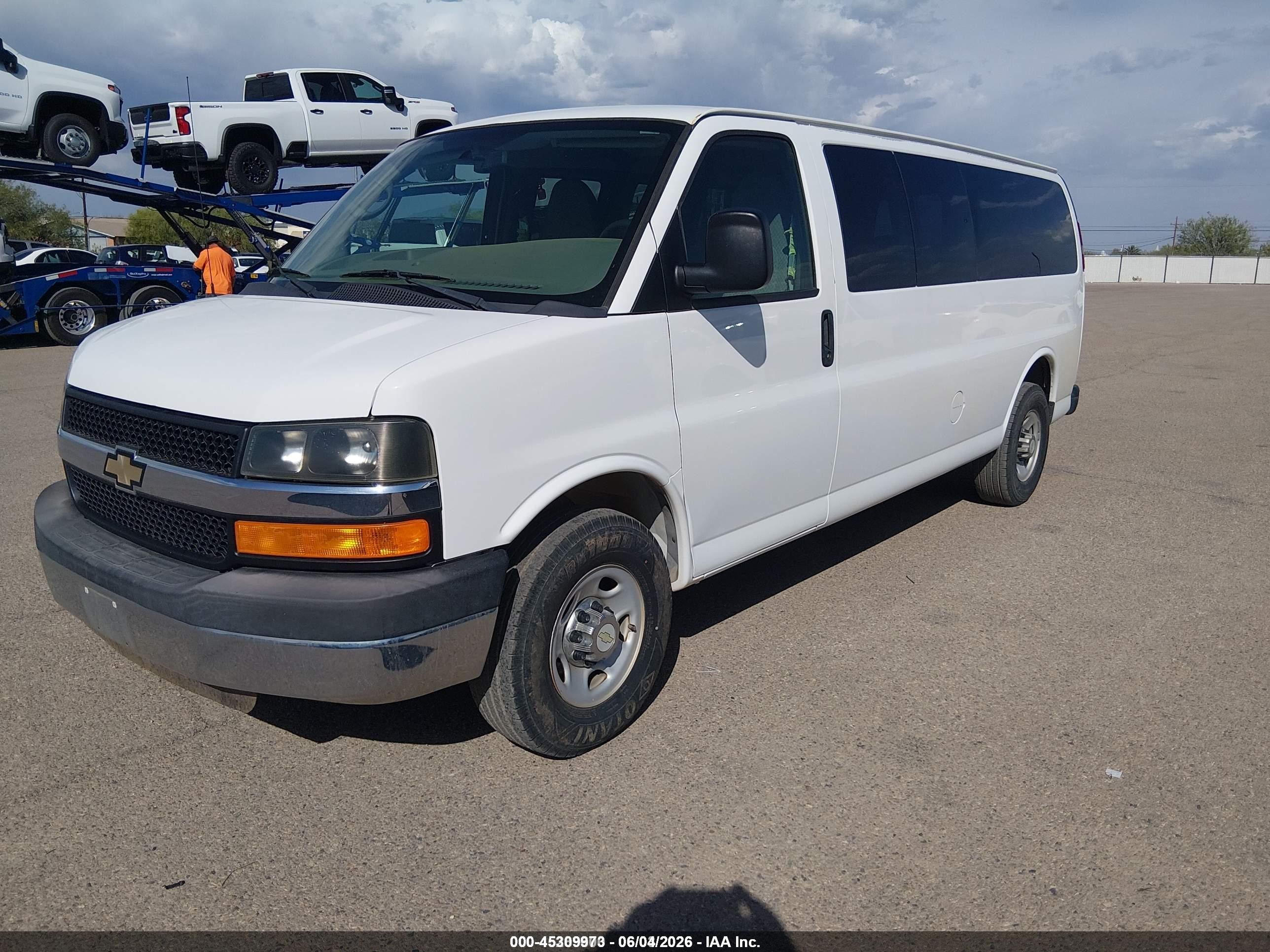 2014 Chevrolet Express 3500 Lt White vin: 1GAZG1FA6E1106052