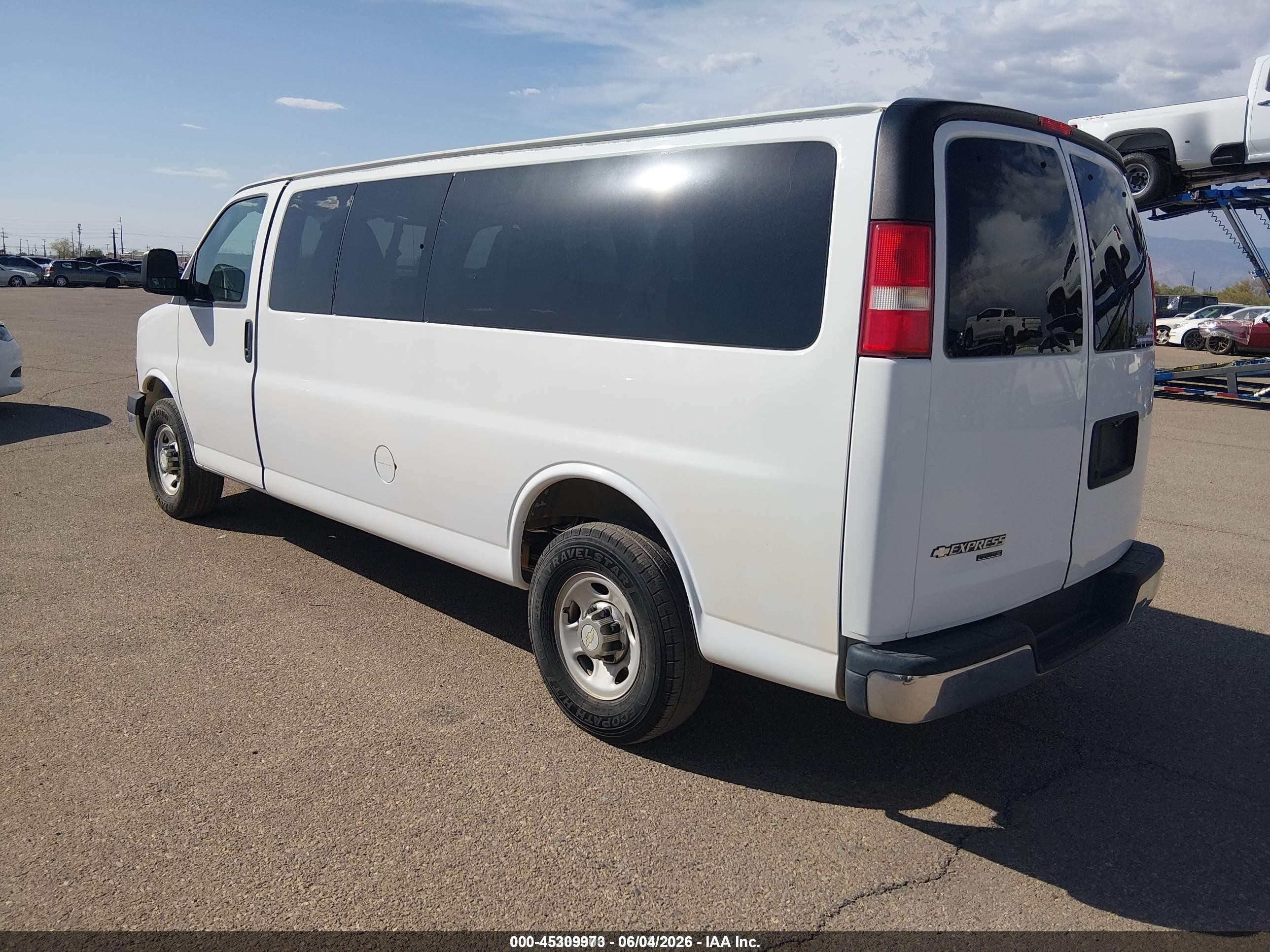 2014 Chevrolet Express 3500 Lt White vin: 1GAZG1FA6E1106052
