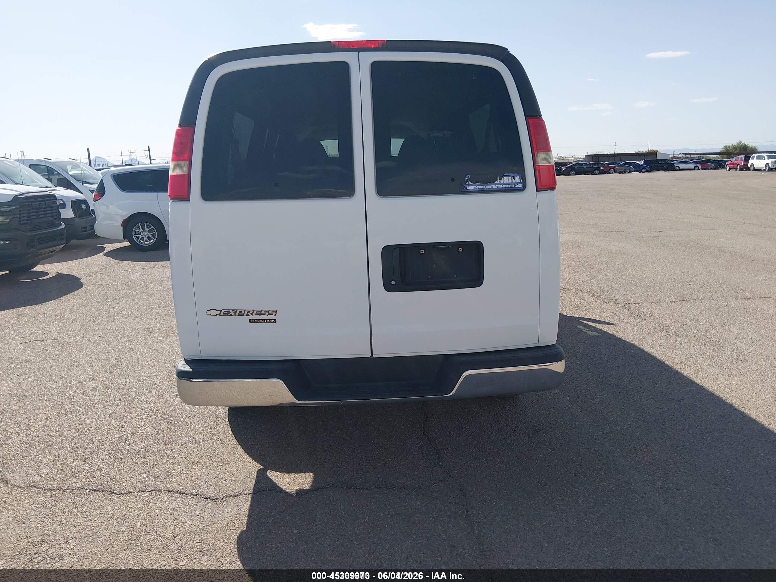2014 Chevrolet Express 3500 Lt White vin: 1GAZG1FA6E1106052