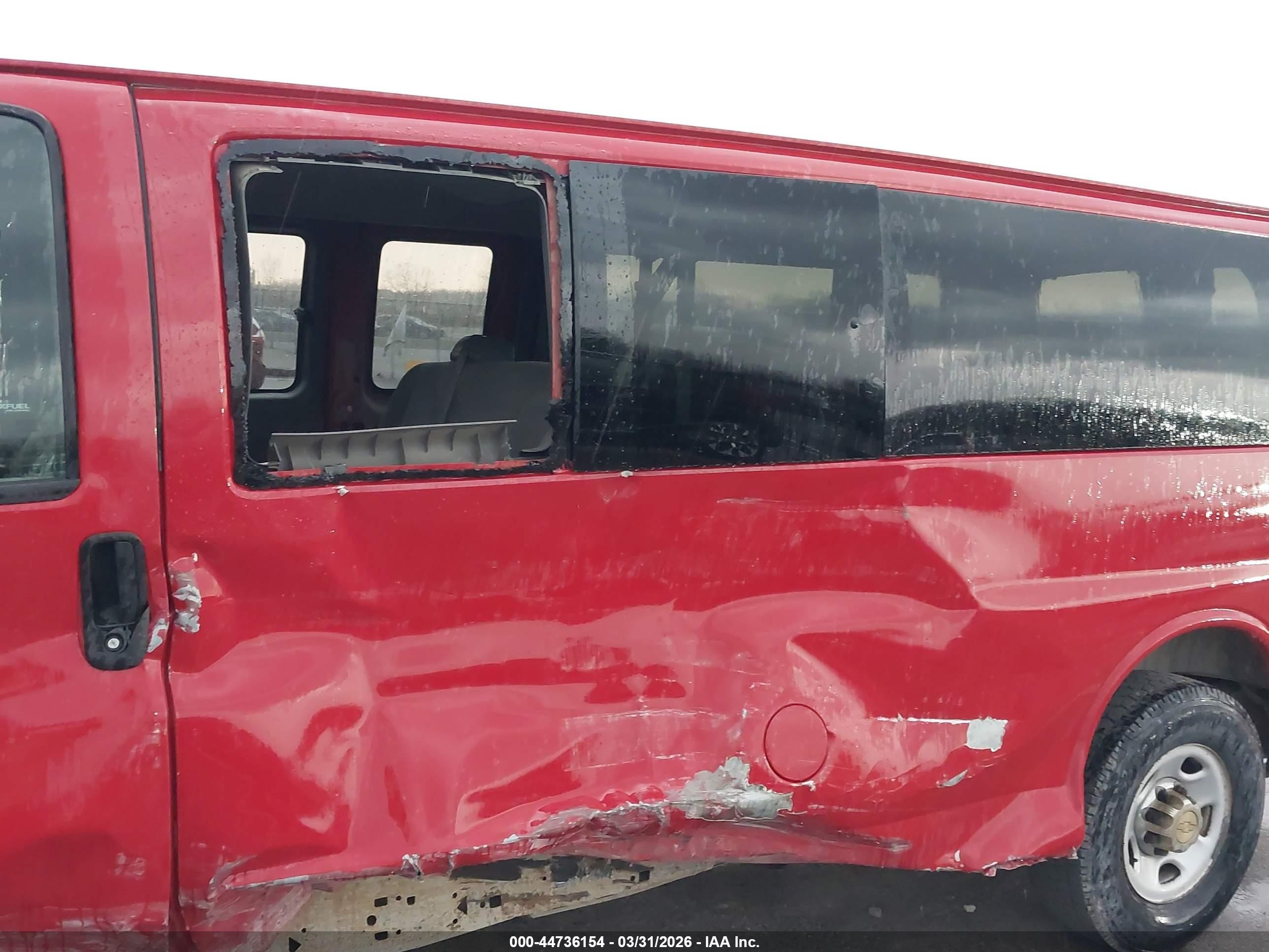 2013 Chevrolet Express 3500 Lt Красный vin: 1GAZG1FA7D1173970