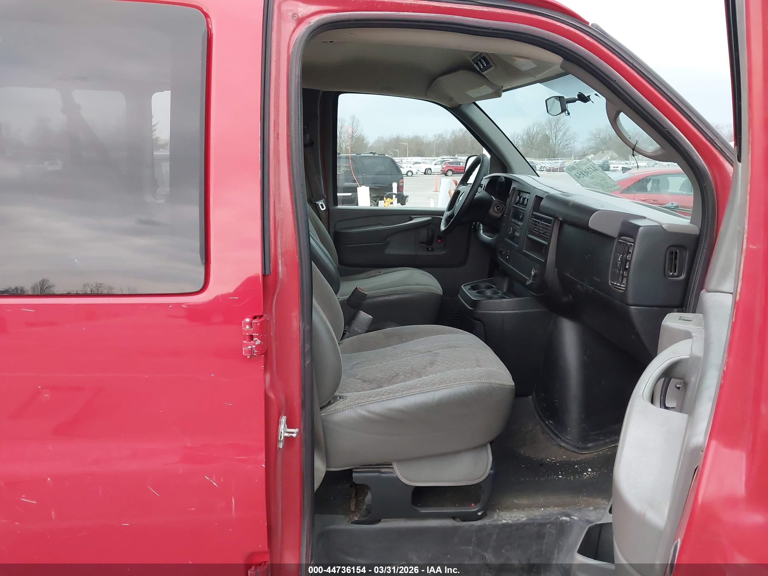 2013 Chevrolet Express 3500 Lt Красный vin: 1GAZG1FA7D1173970