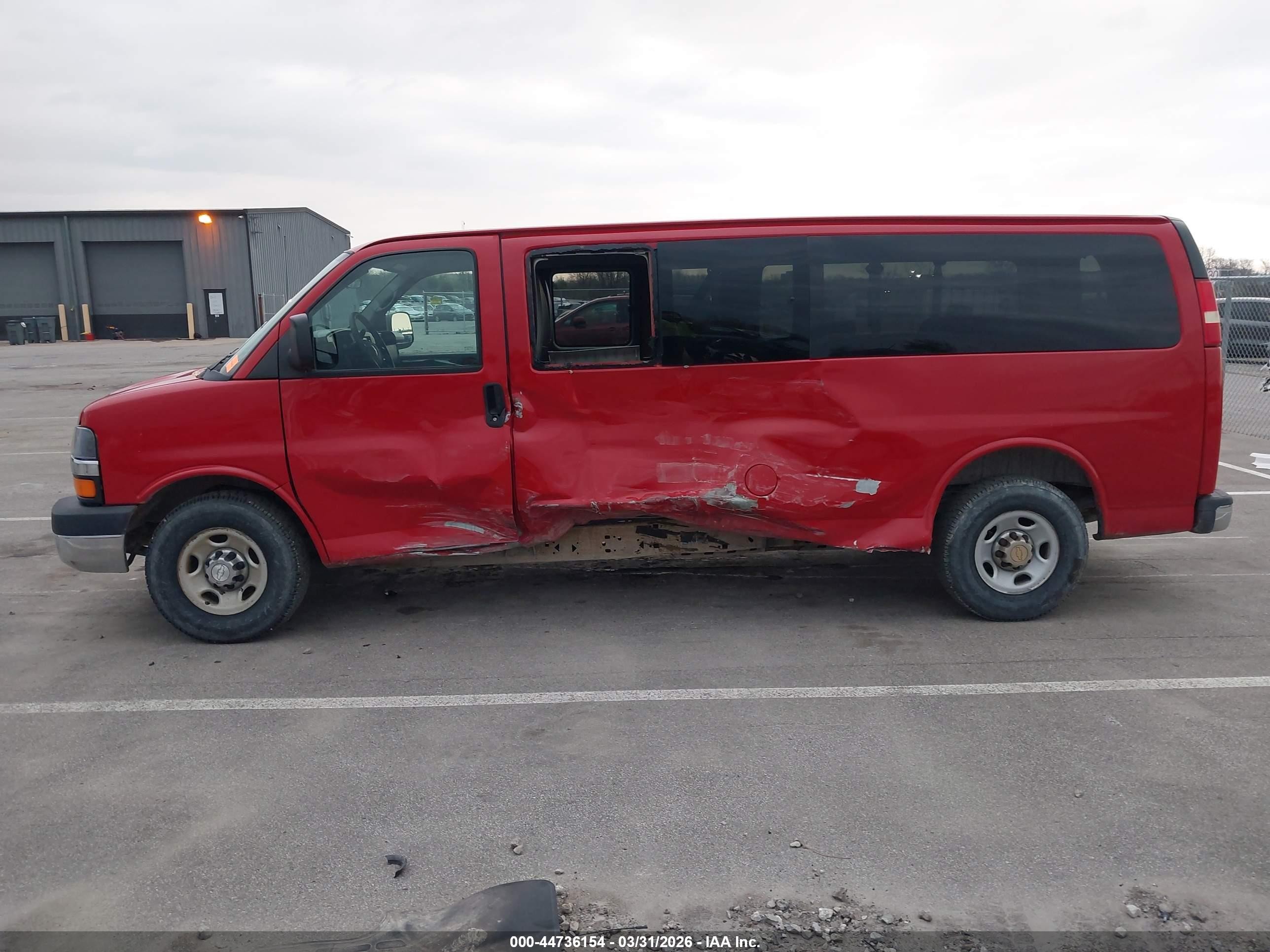 2013 Chevrolet Express 3500 Lt Красный vin: 1GAZG1FA7D1173970